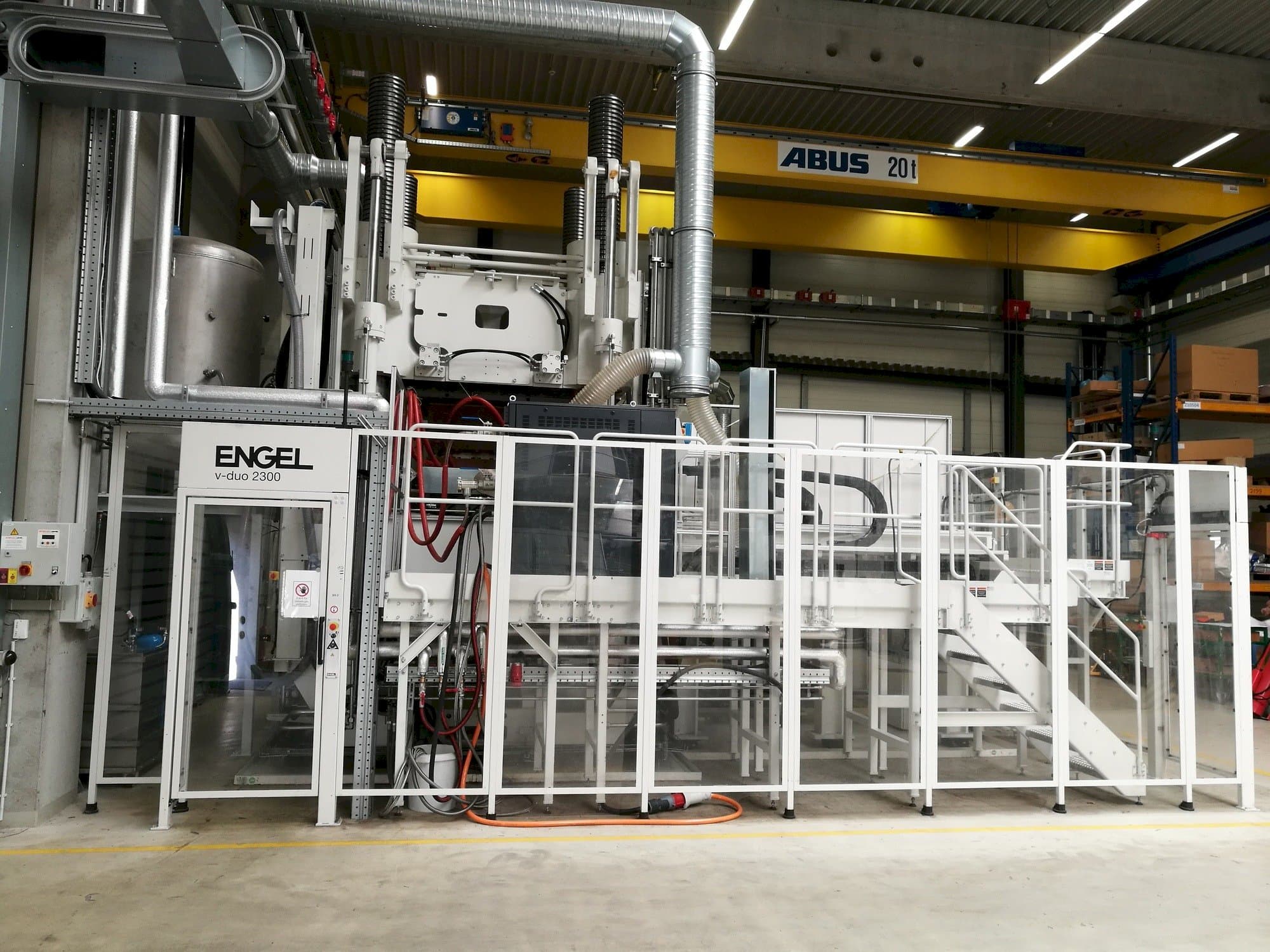 Prikaz  stroja ENGEL V-Duo 2300  sprijeda