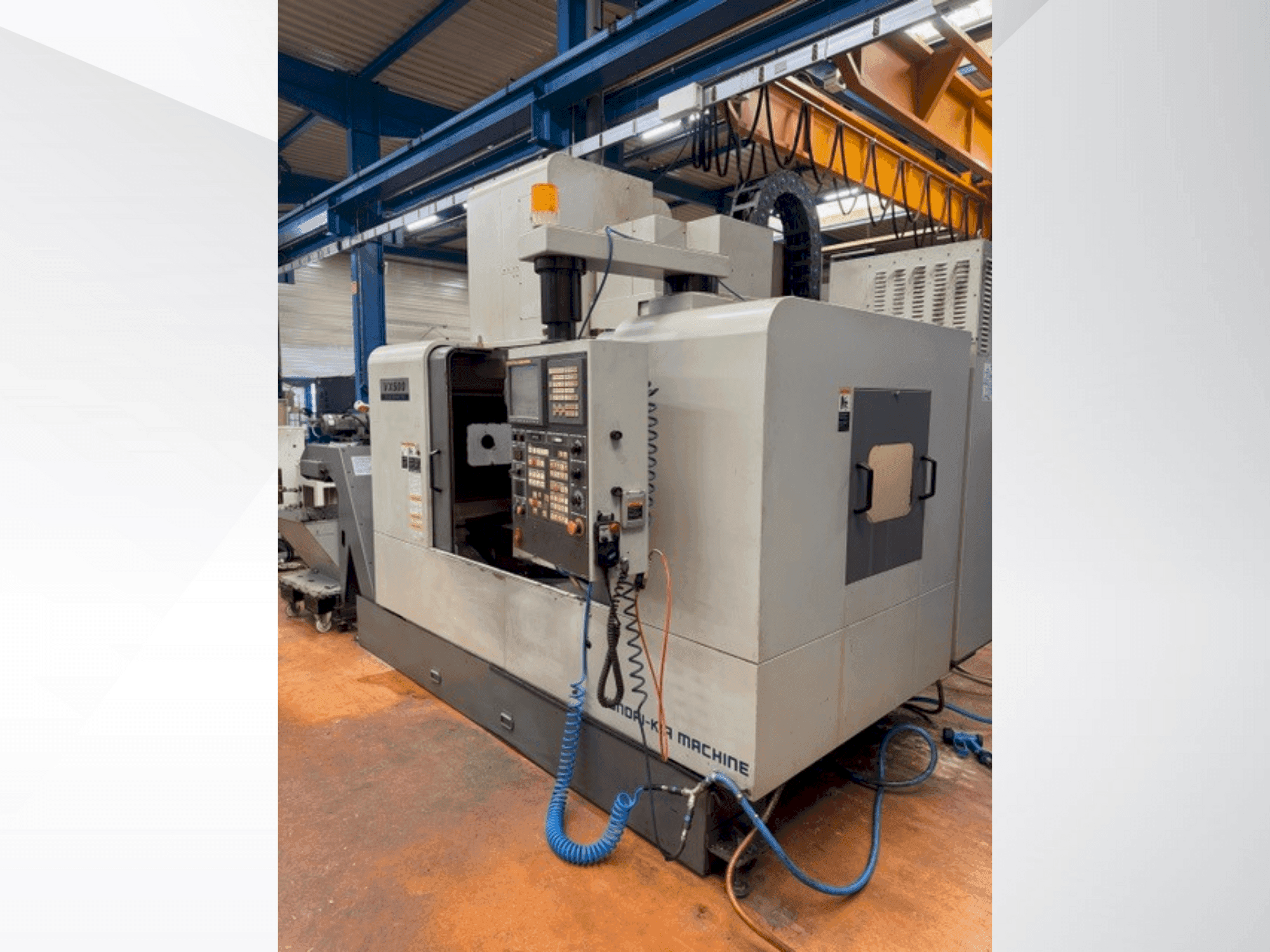 Prikaz  stroja HYUNDAI KIA VX500  sprijeda