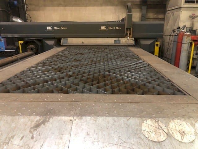 Prikaz  stroja Hypertherm HPm Steel Max HPR130  sprijeda