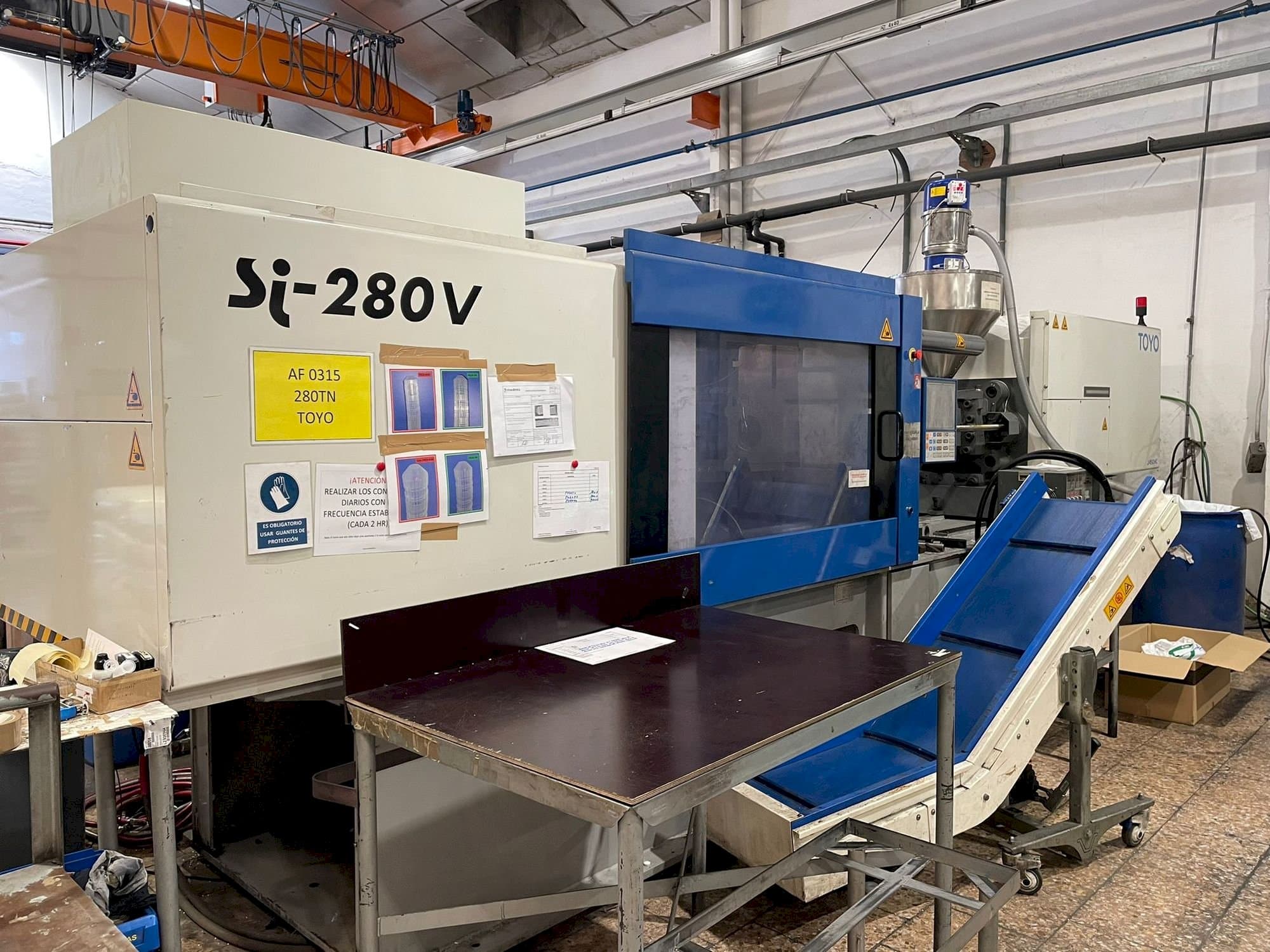 Prikaz  stroja Toyo Si-280-V  sprijeda