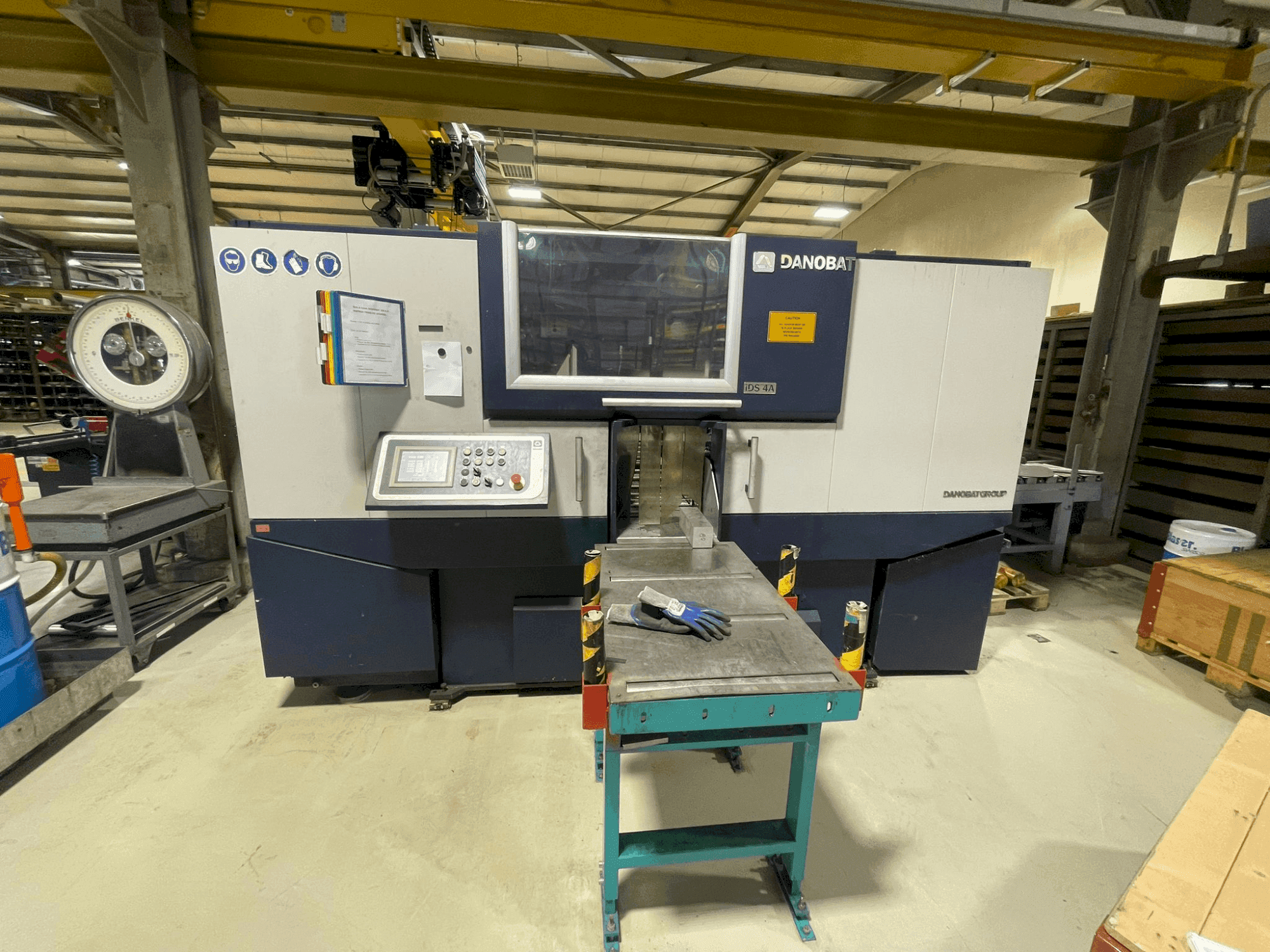 Prikaz  stroja DANOBAT IDS 4A  sprijeda