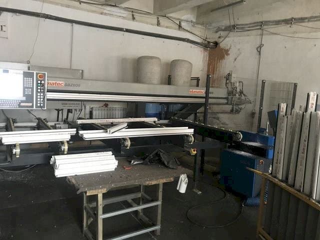Prikaz  stroja Elumatec SBZ 608  sprijeda