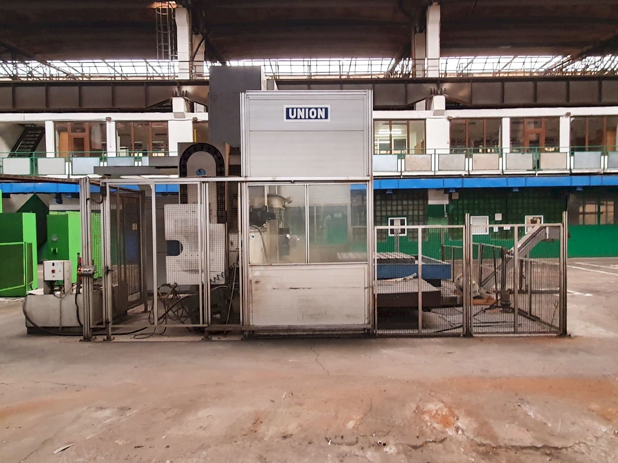 Prikaz  stroja Union TC130/1 -iTNC530  sprijeda