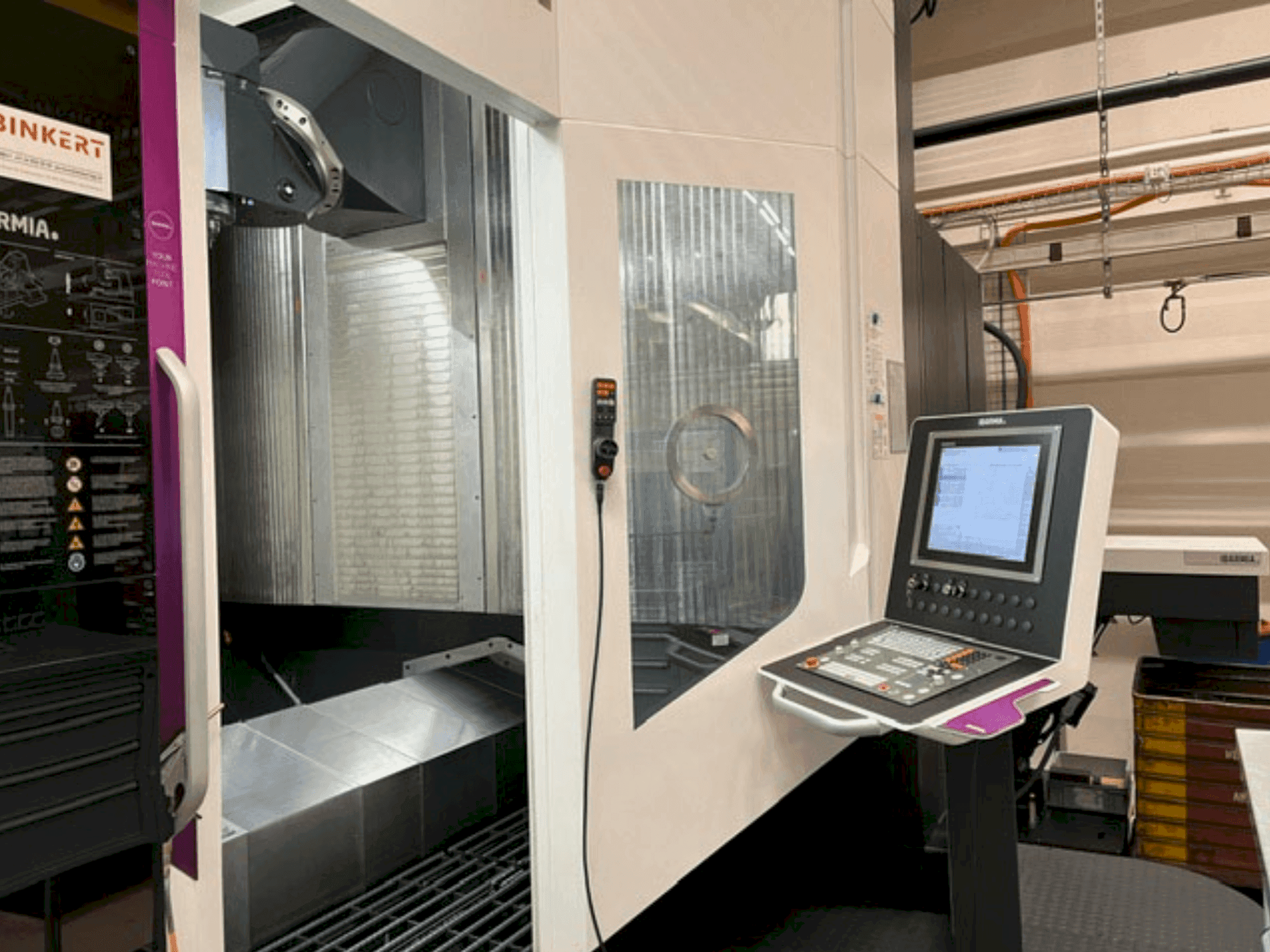 Prikaz  stroja IBARMIA THC 22 Extreme  sprijeda