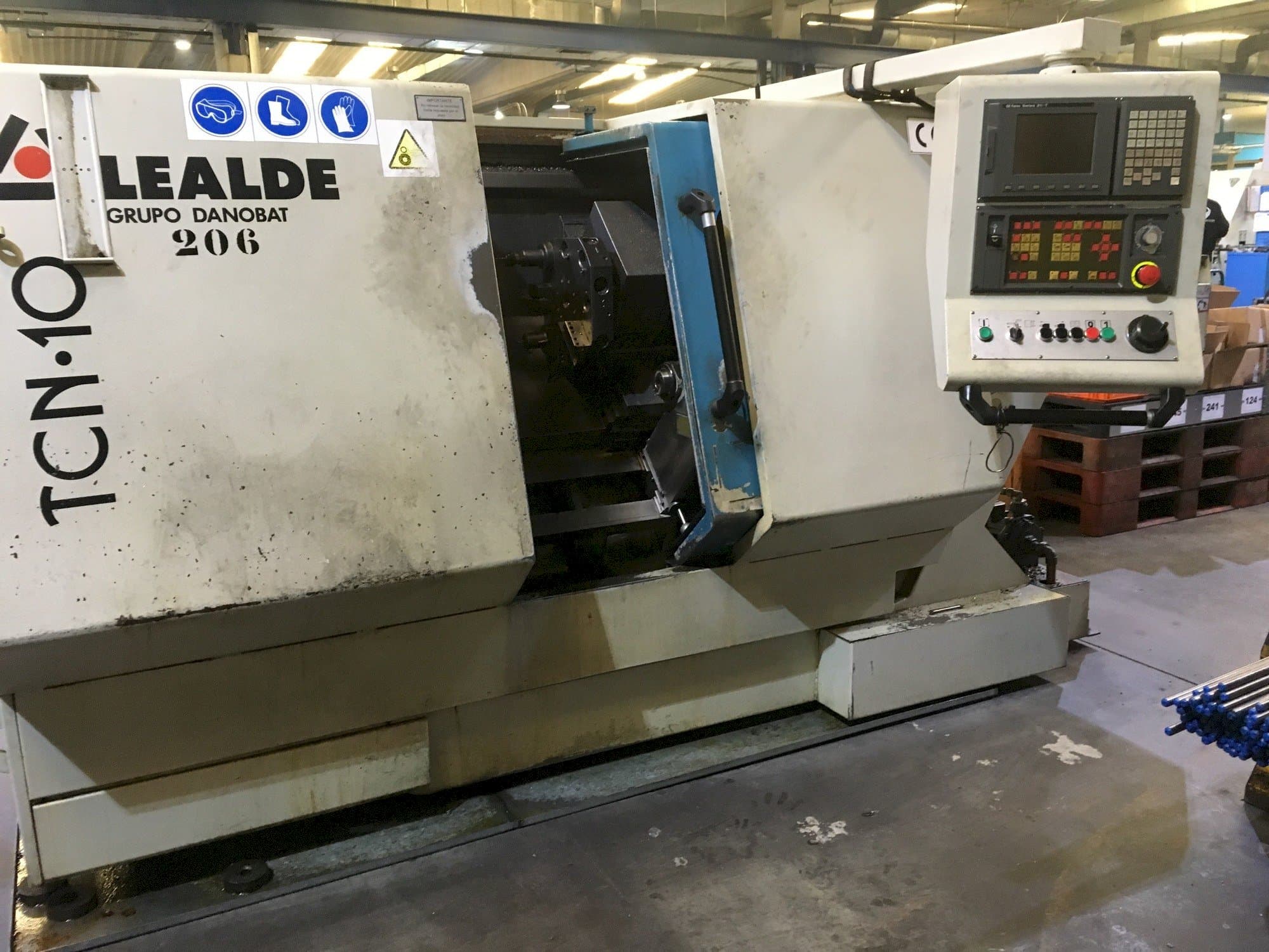 Prikaz  stroja Lealde TCN10  sprijeda