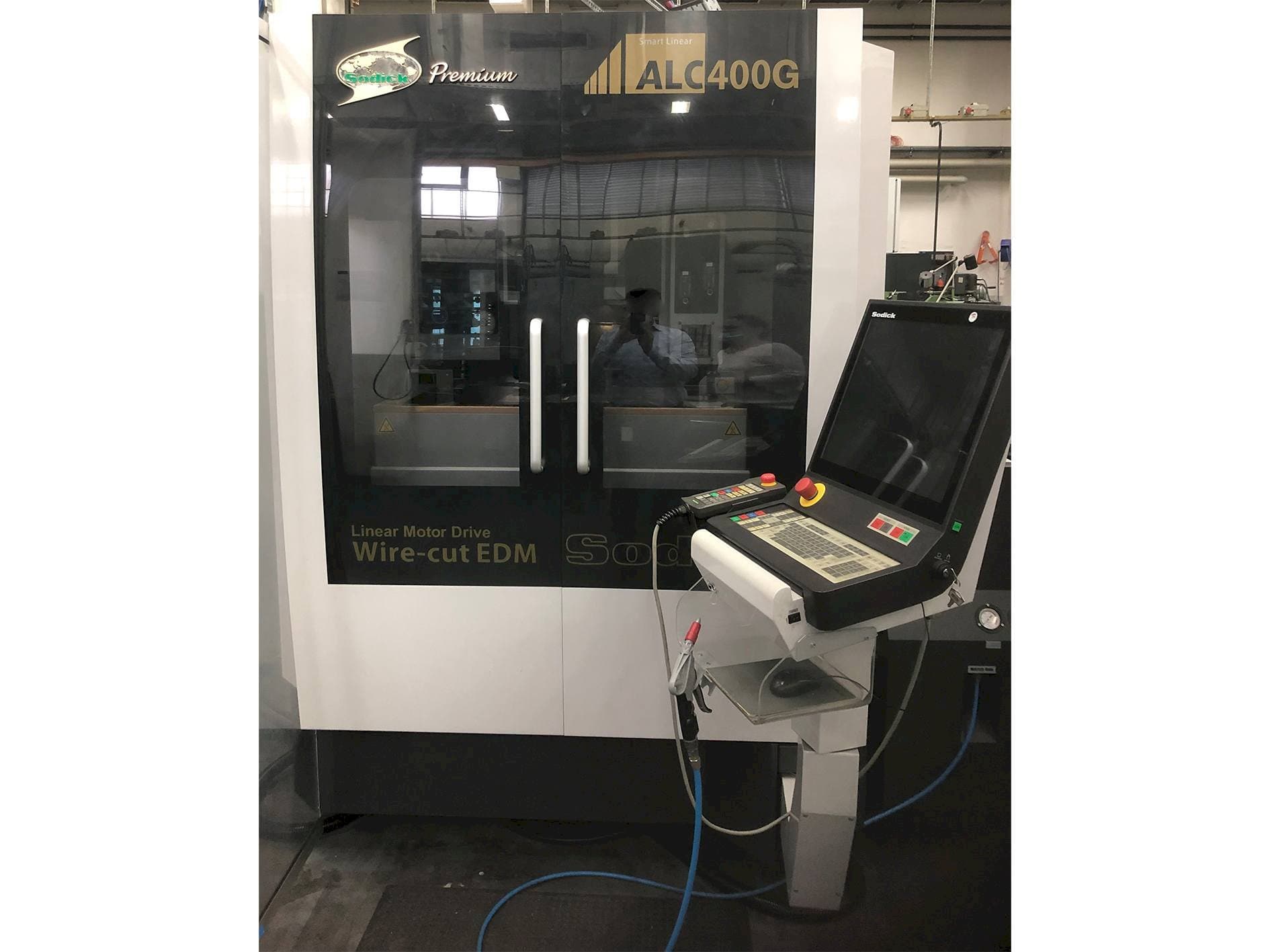 Prikaz  stroja Sodick ALC400G  sprijeda