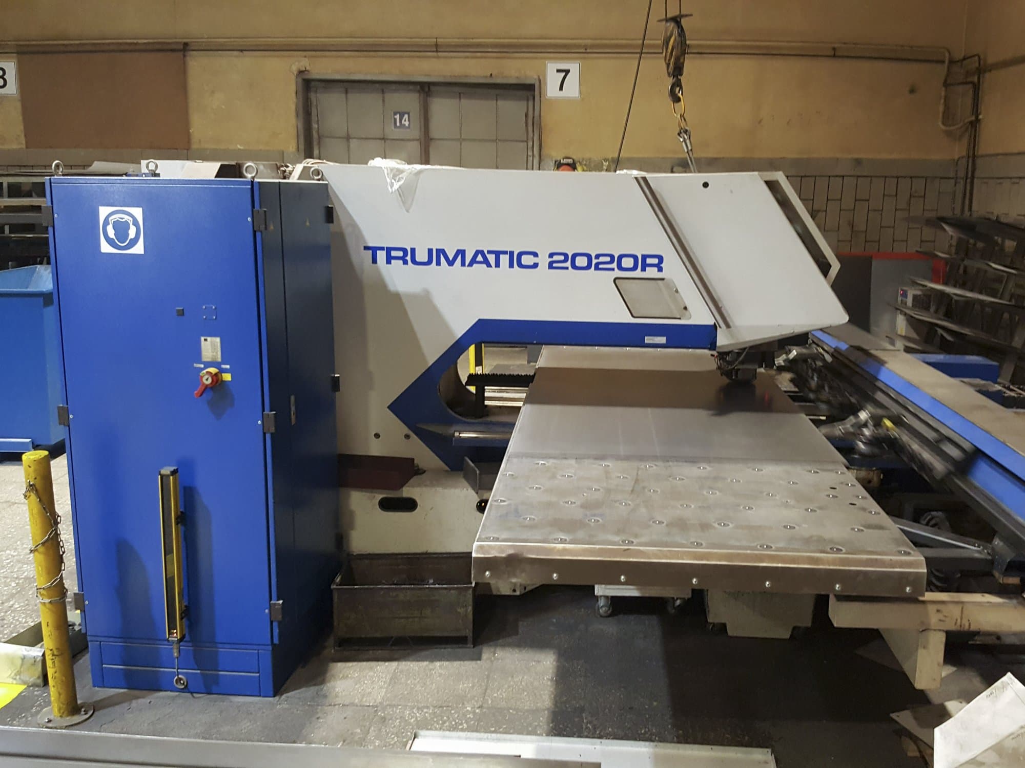 Prikaz  stroja Trumpf Trumatic 2020R sprijeda