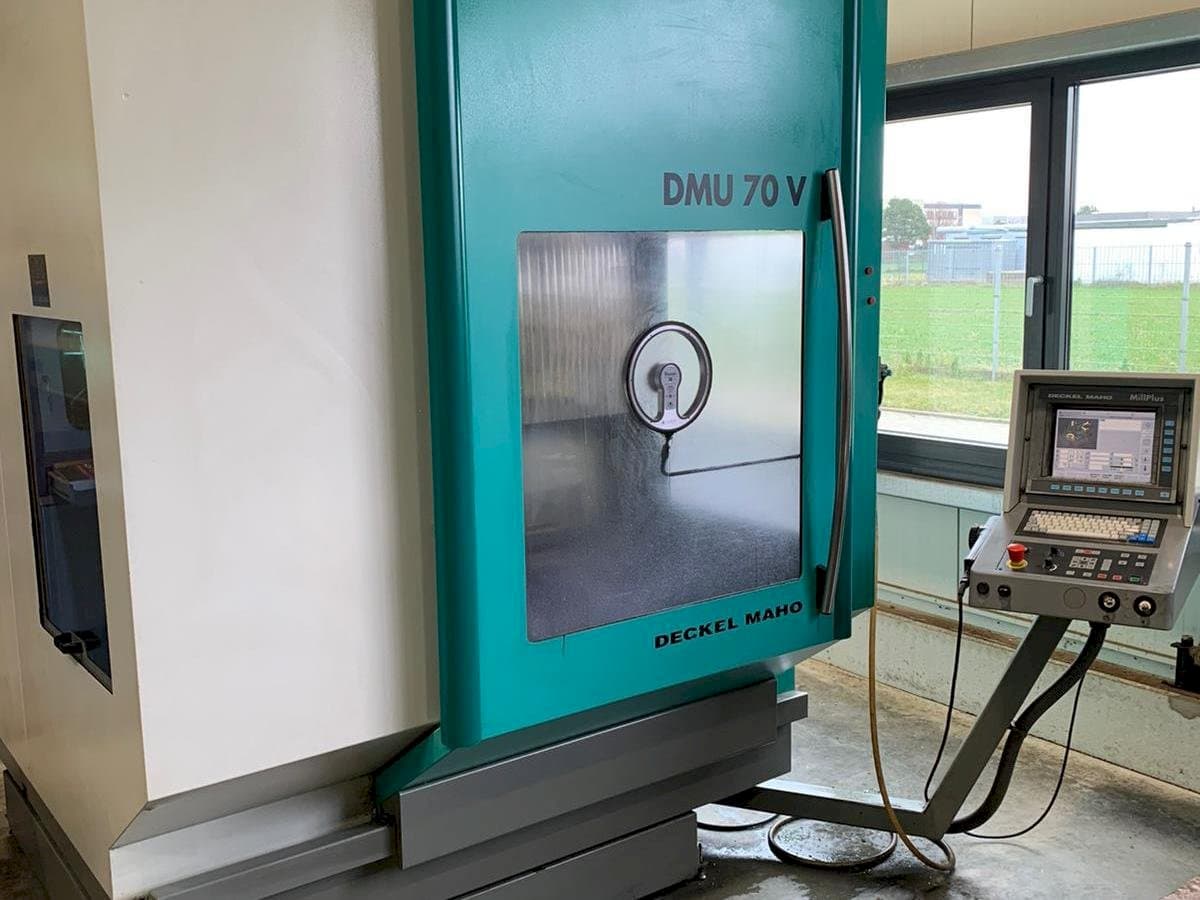 Prikaz  stroja DECKEL MAHO DMU 70V  sprijeda