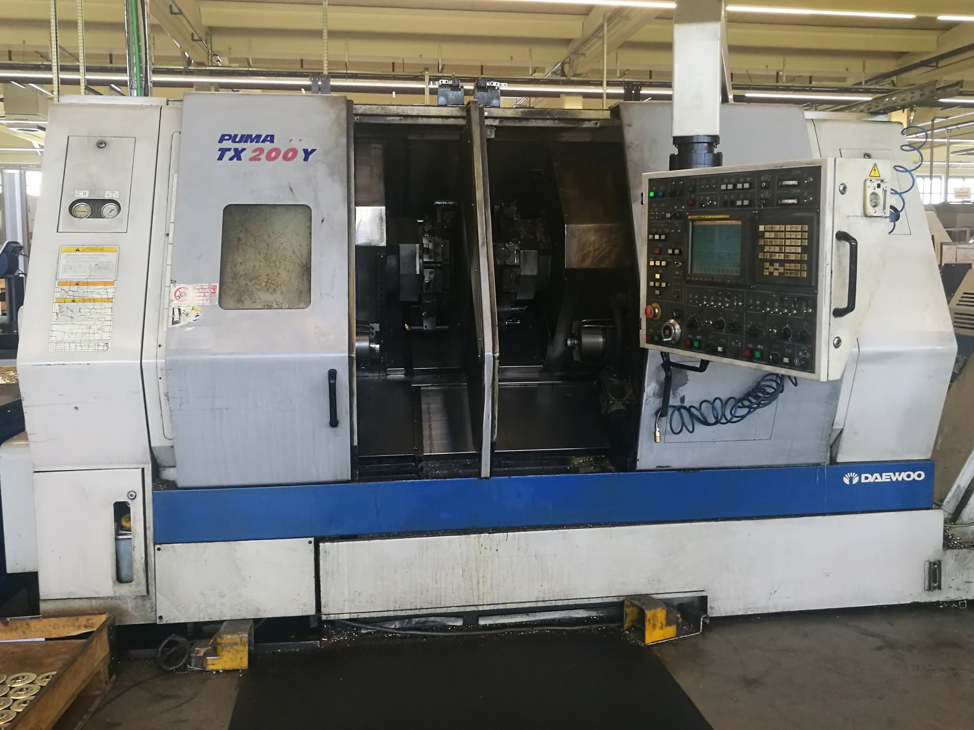 Prikaz  stroja DAEWOO PUMA TX20Y sprijeda