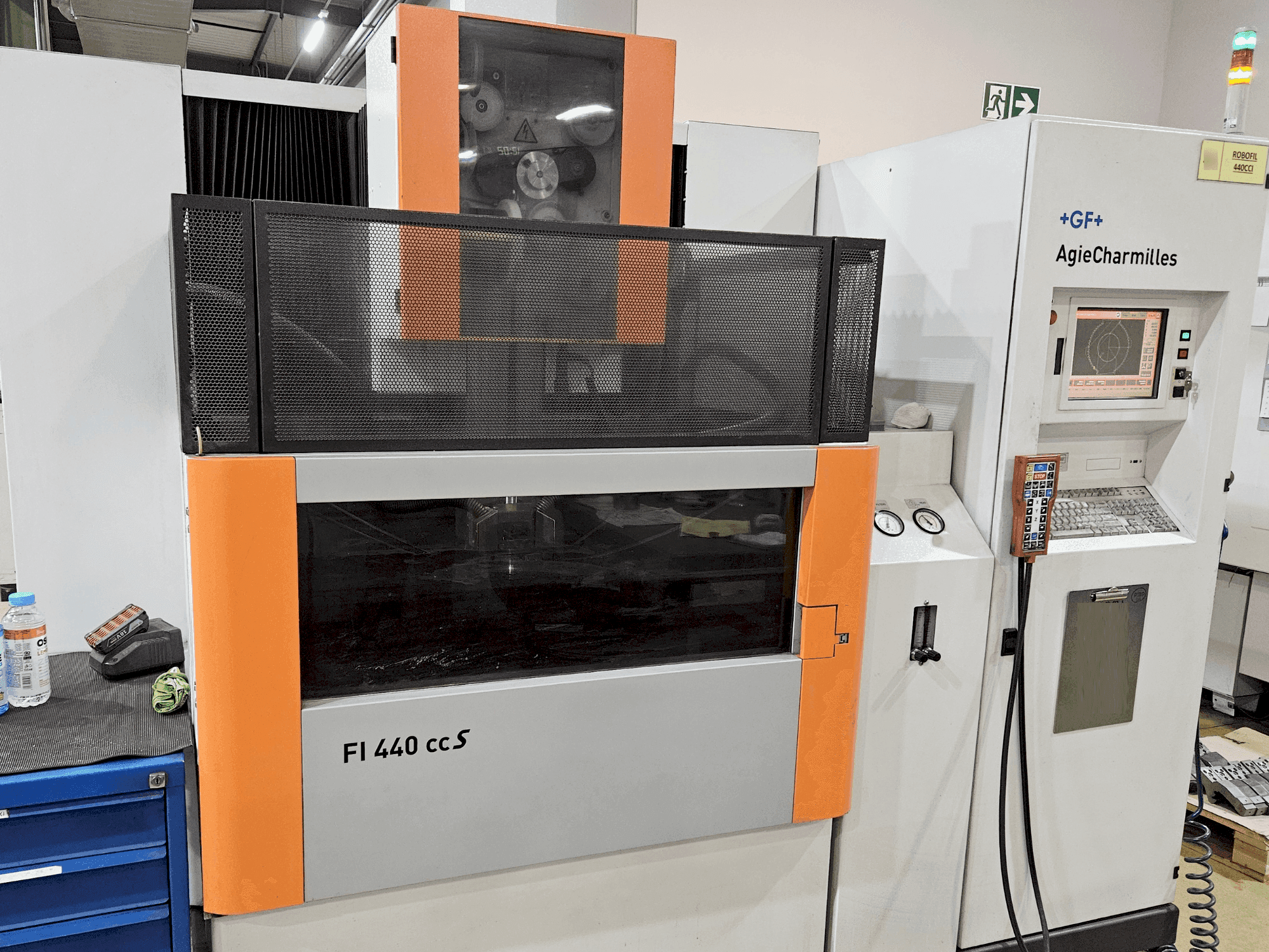 Prikaz  stroja AgieCharmilles Robofil 440 CCS  sprijeda