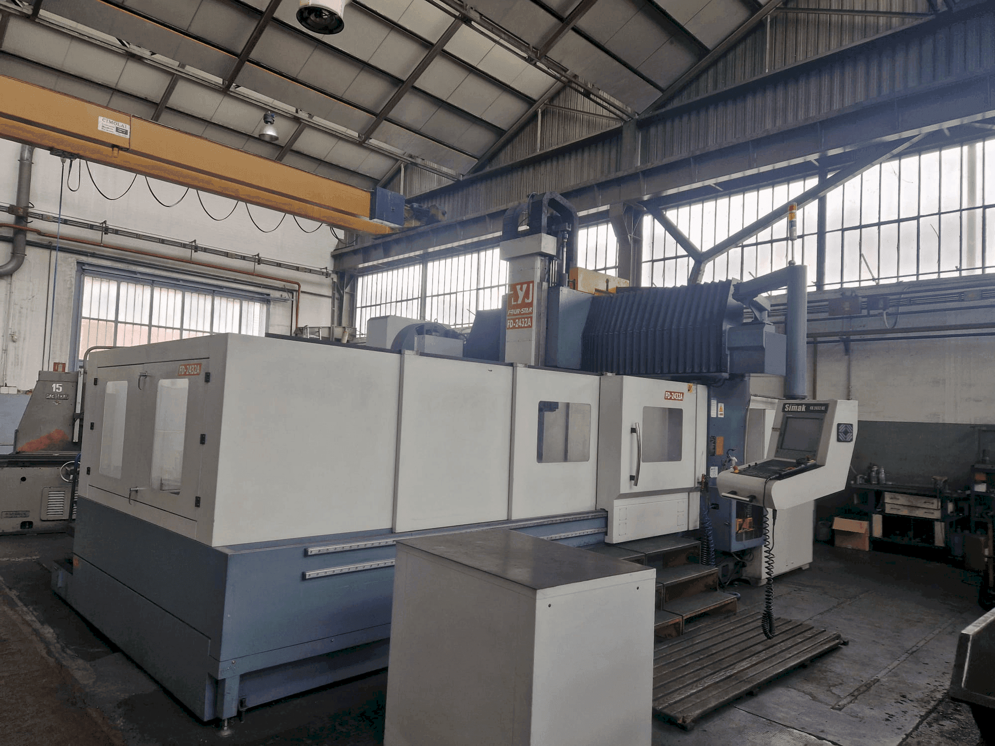 Prikaz  stroja VESTA FD2432A HE  sprijeda