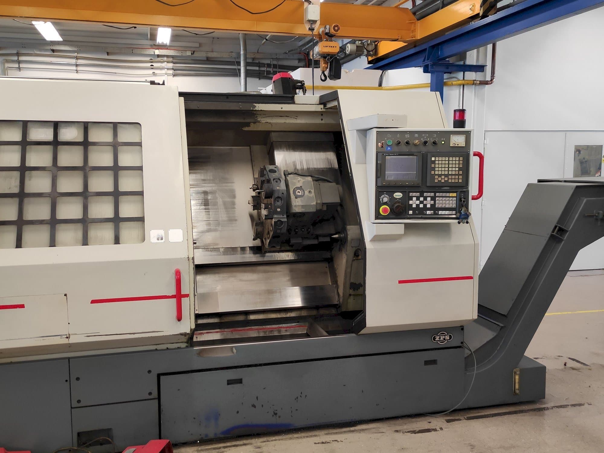Prikaz  stroja ZPS S-80/750 CNC  sprijeda