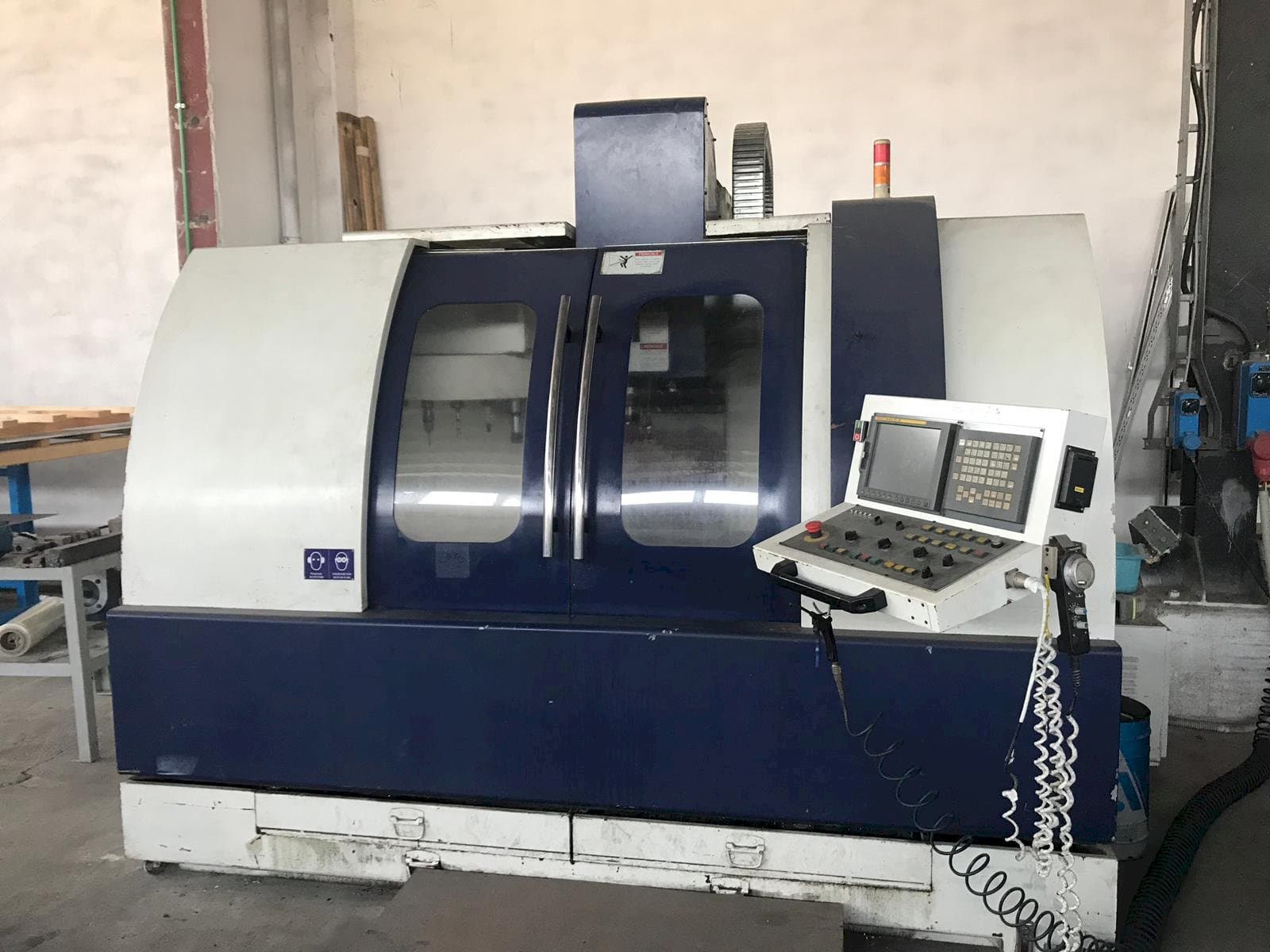 Prikaz  stroja Euma Spinner CAMS 200  sprijeda