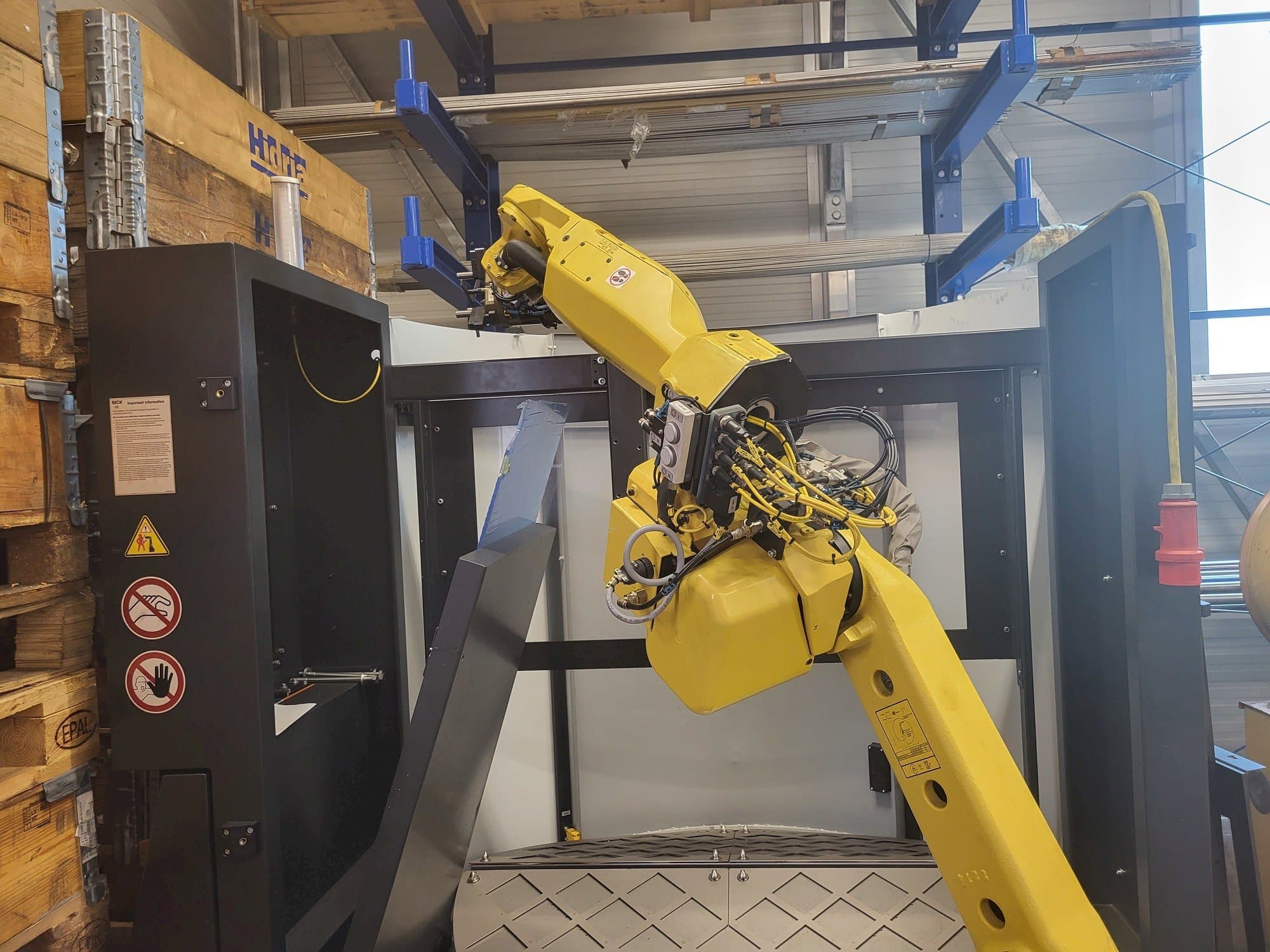 Prikaz  stroja HALTER Load Assistant U-20  sprijeda