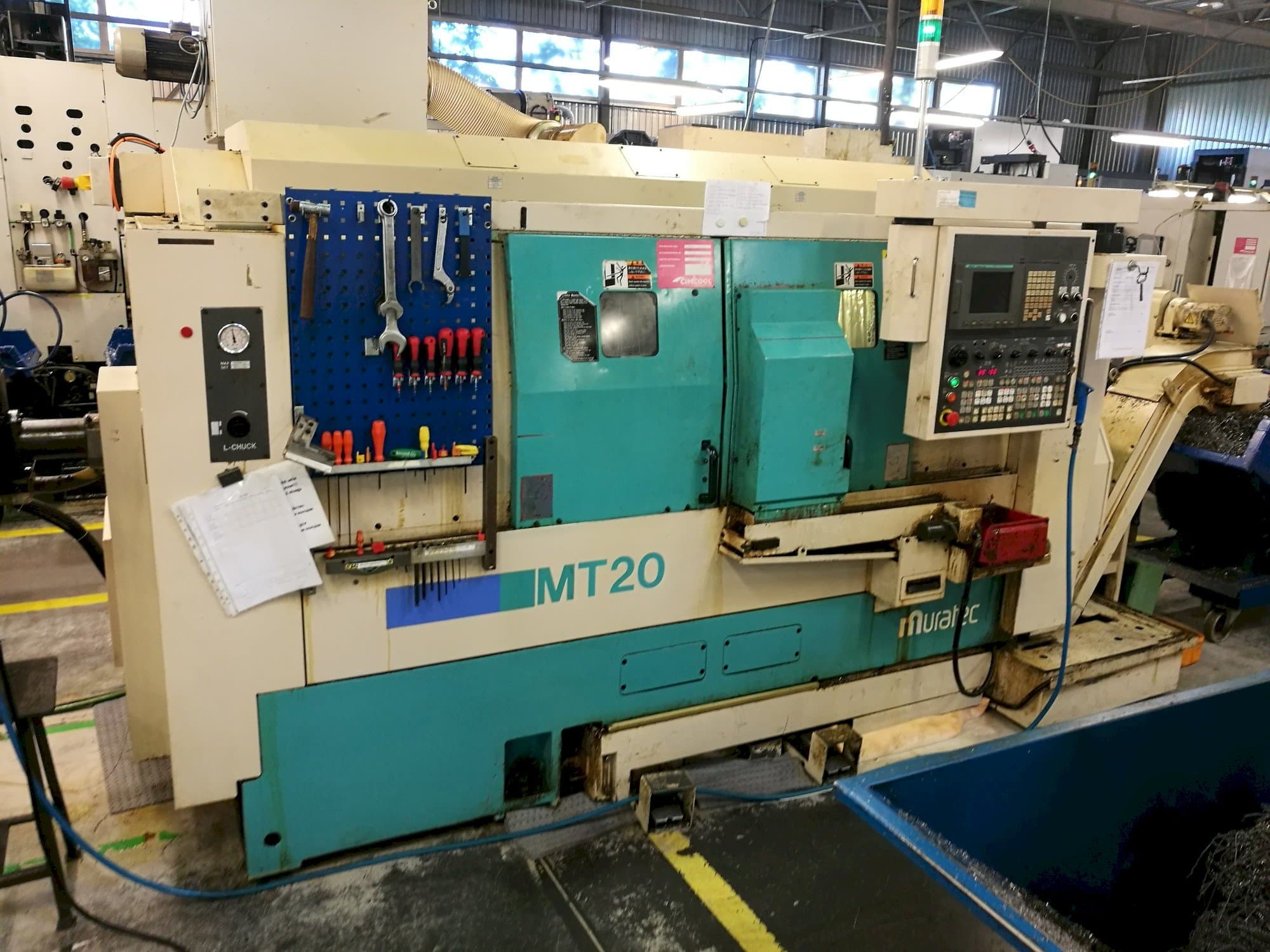 Prikaz  stroja Muratec MT20  sprijeda