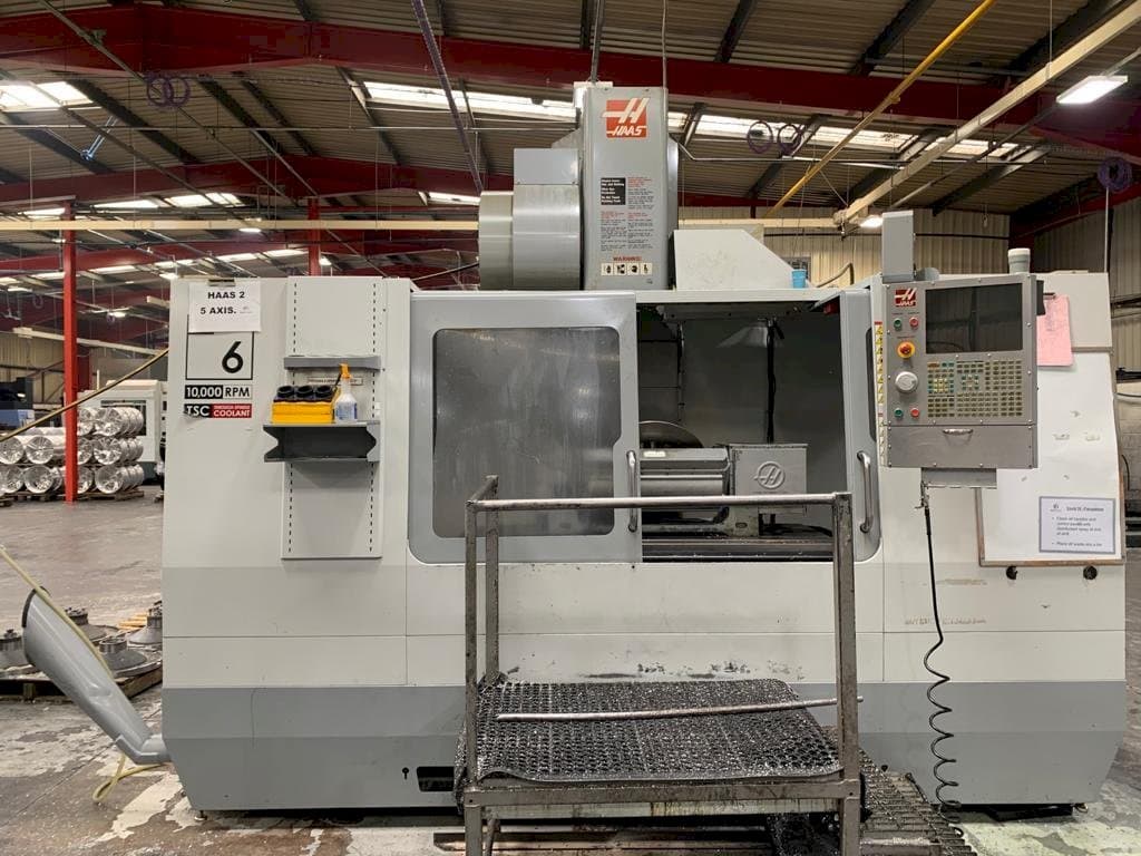 Prikaz  stroja HAAS VF-6/40  sprijeda