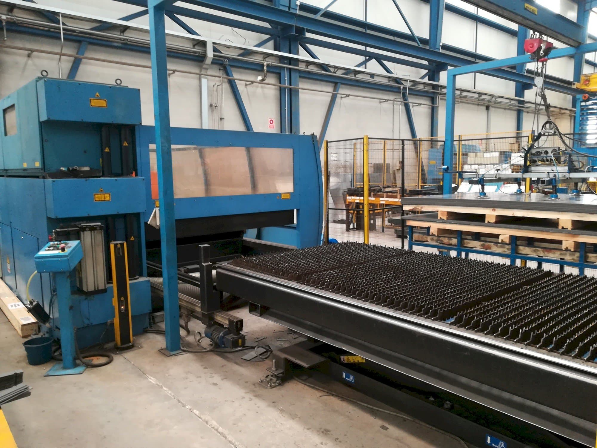 Prikaz  stroja Prima Industrie Platino 1530  sprijeda