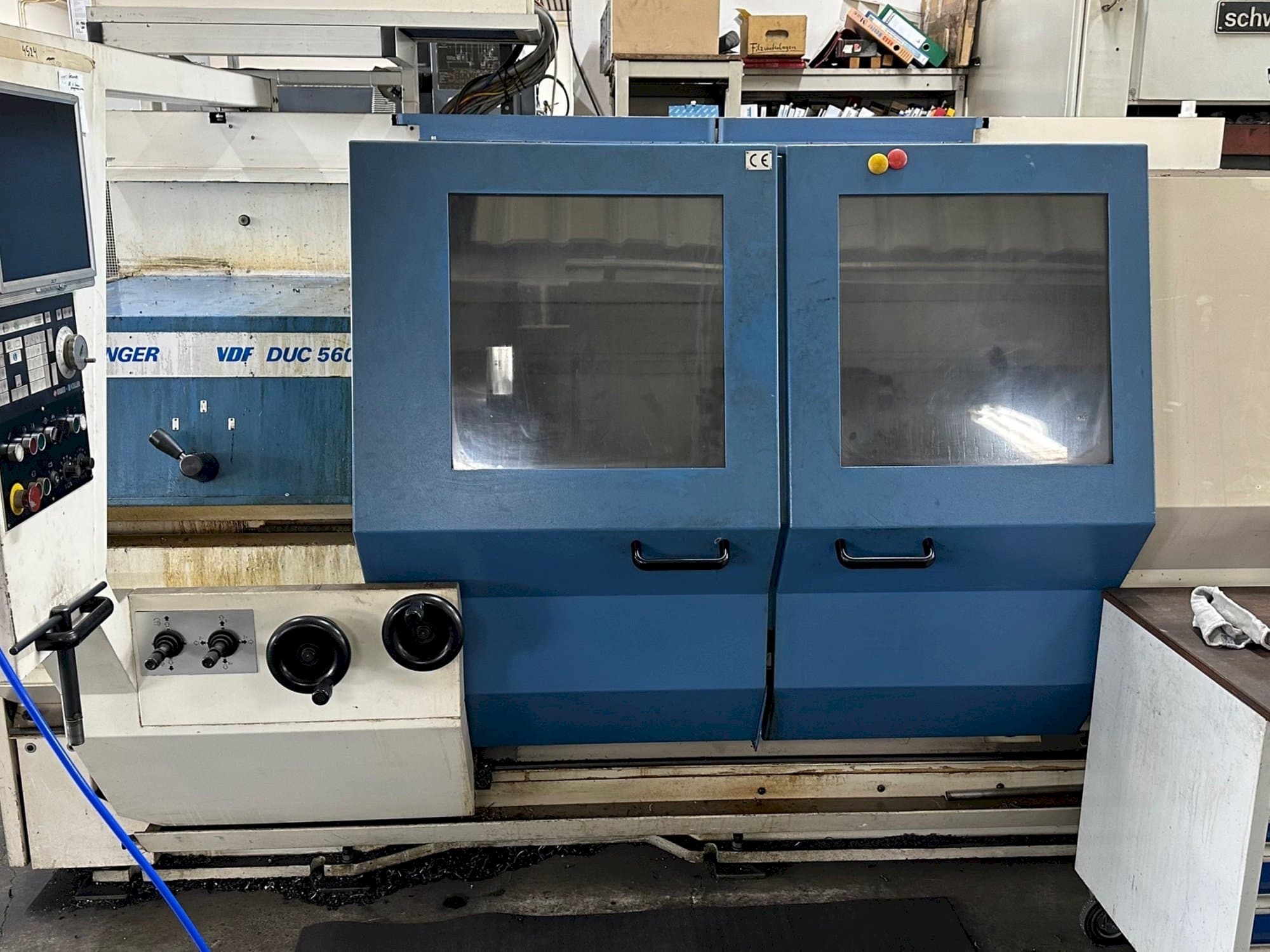 Prikaz  stroja BOEHRINGER DUC 560  sprijeda