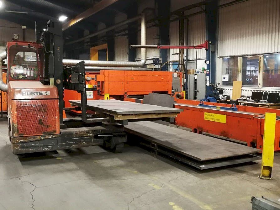 Prikaz  stroja Bystronic ByStar 3015  sprijeda