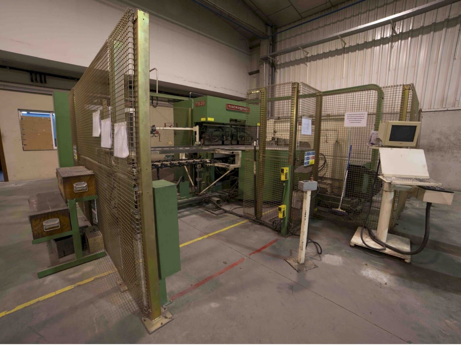 Prikaz  stroja Salvagnini TB20  sprijeda