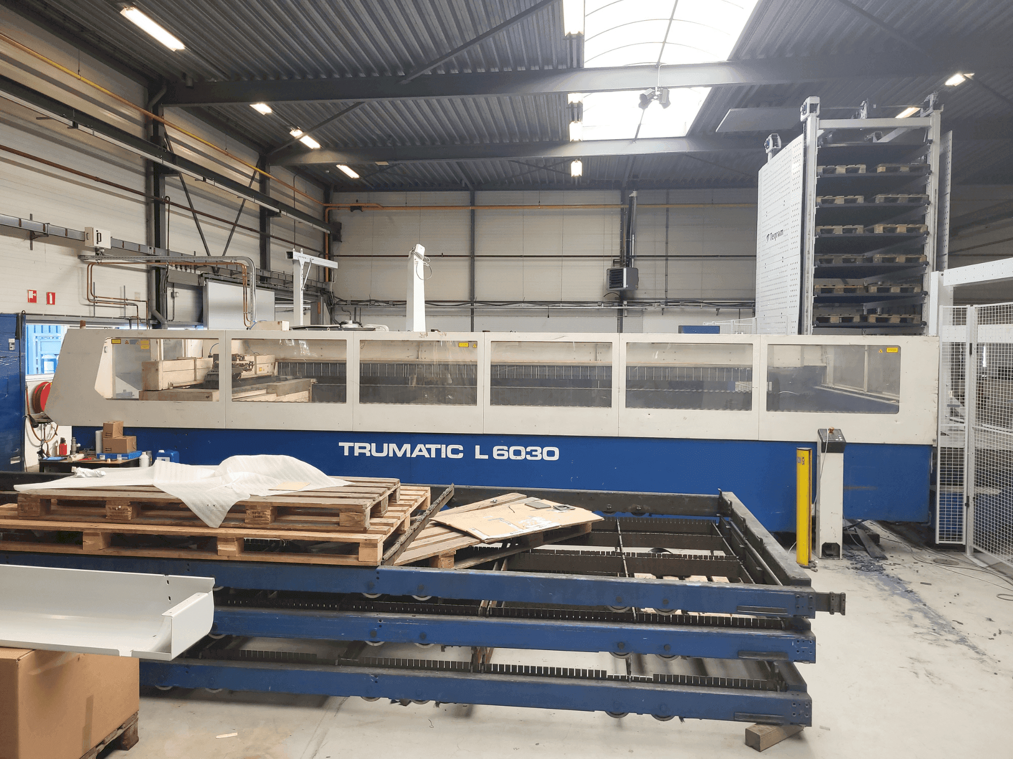Prikaz  stroja TRUMPF Trumatic L6030  sprijeda