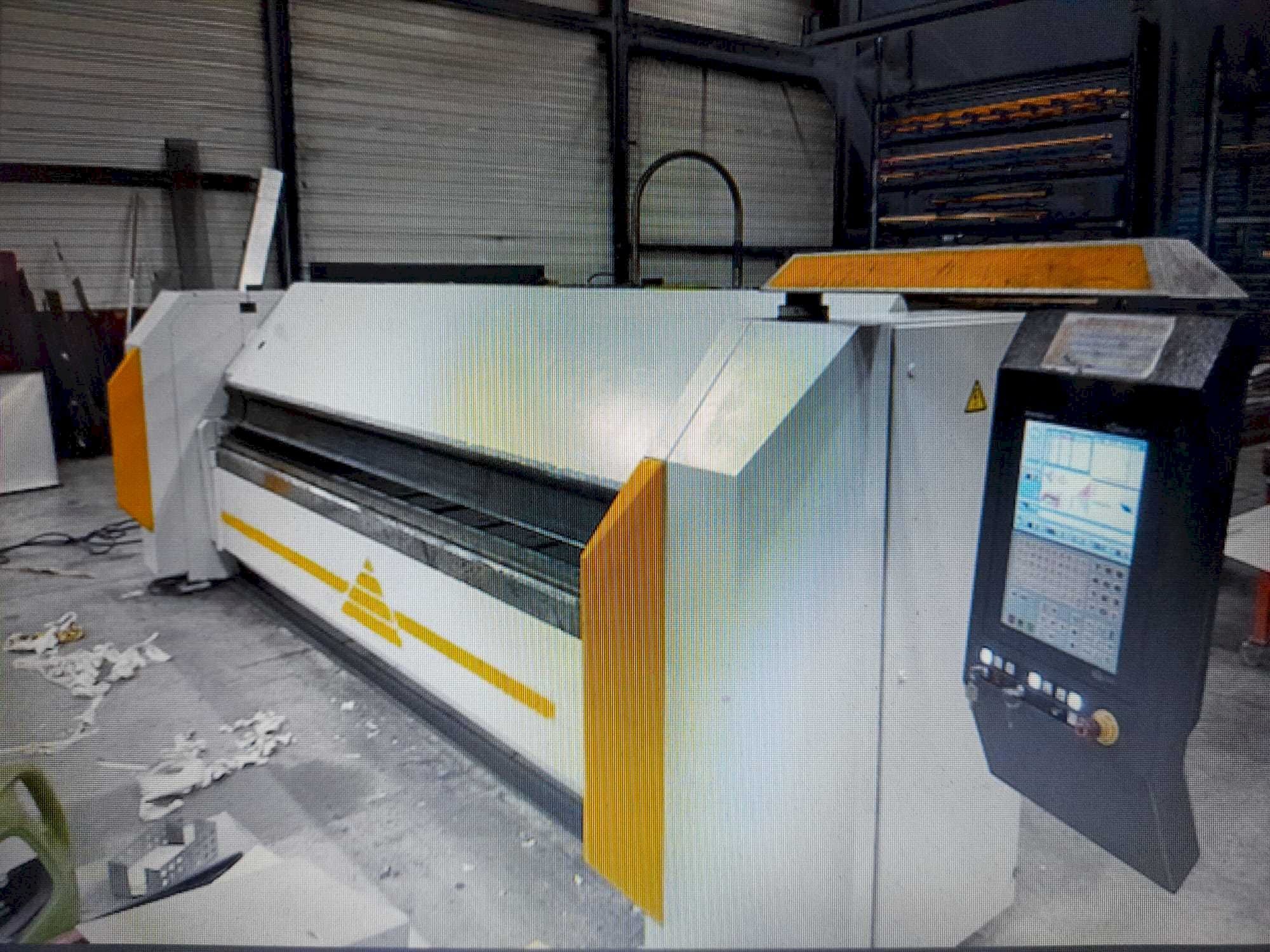 Prikaz  stroja RAS 73.40 flexibend  sprijeda