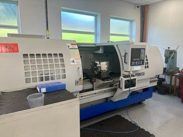 Prikaz  stroja MASCUT AC-2580  sprijeda