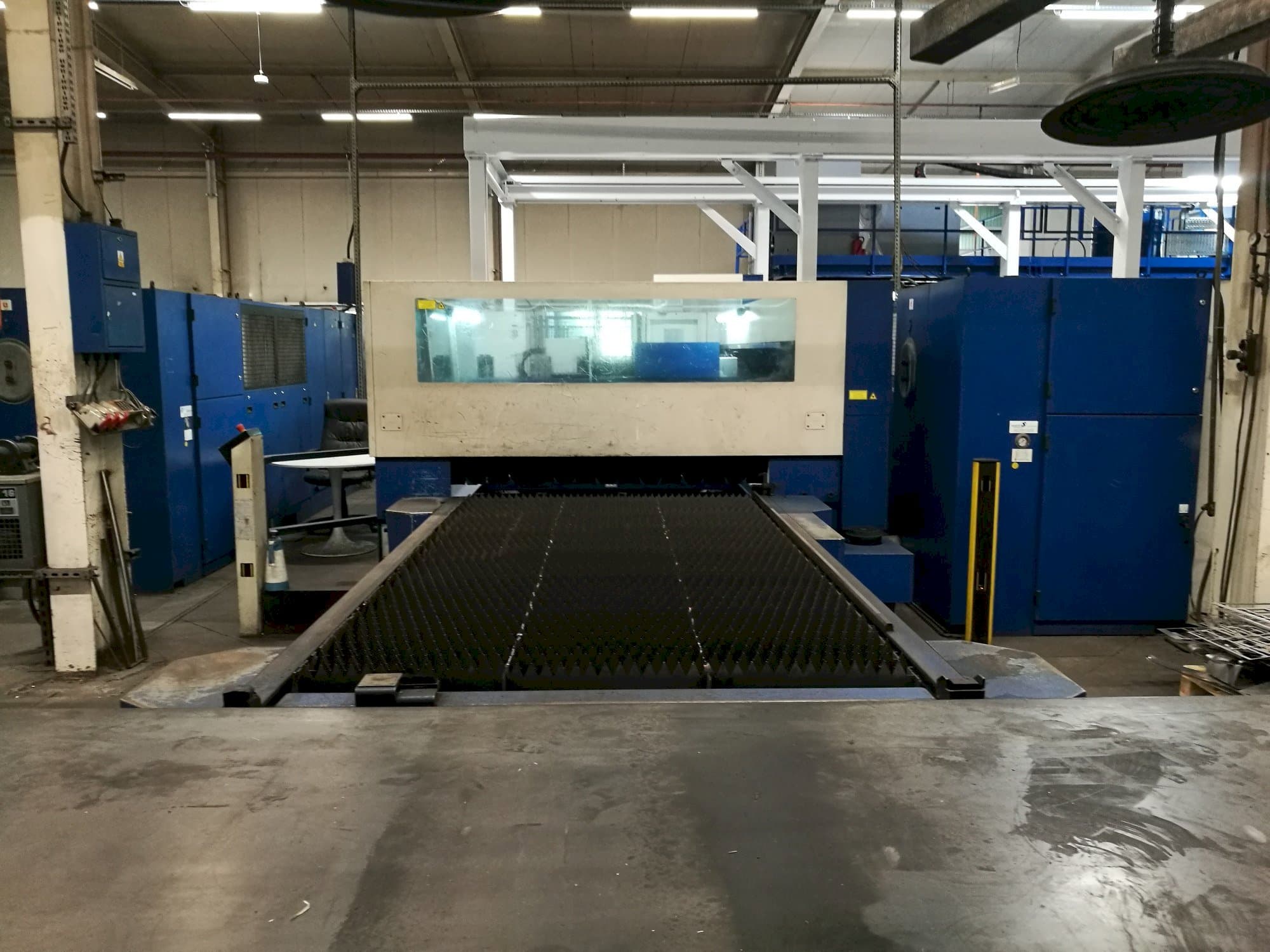 Prikaz  stroja Trumpf Trumatic L3050  sprijeda