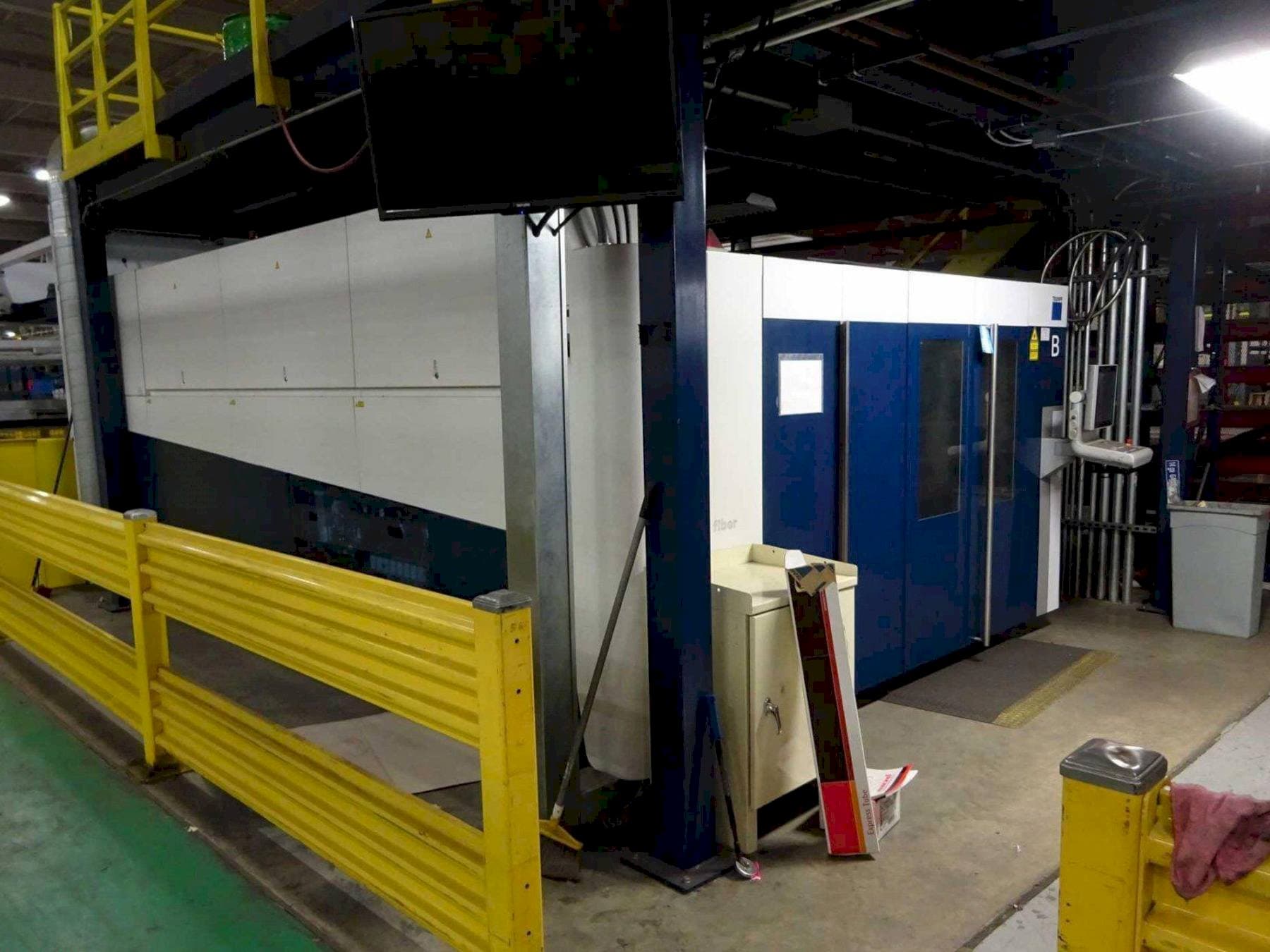 Prikaz  stroja Trumpf TruLaser 5040 Fiber  sprijeda