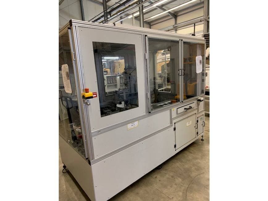 Prikaz lijeve strane  stroja SEHO Robot cell sorting station