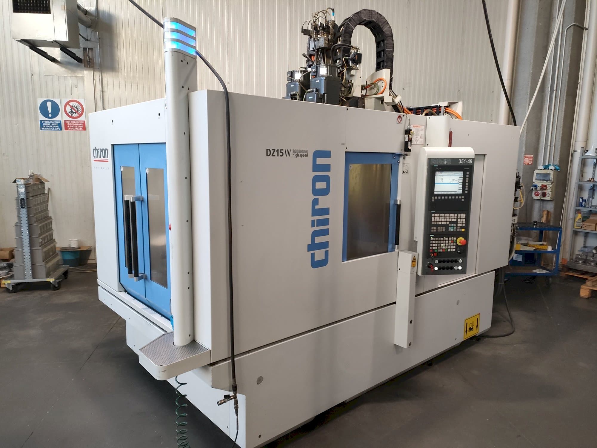 Prikaz  stroja CHIRON DZ15W MAGNUM HS  sprijeda