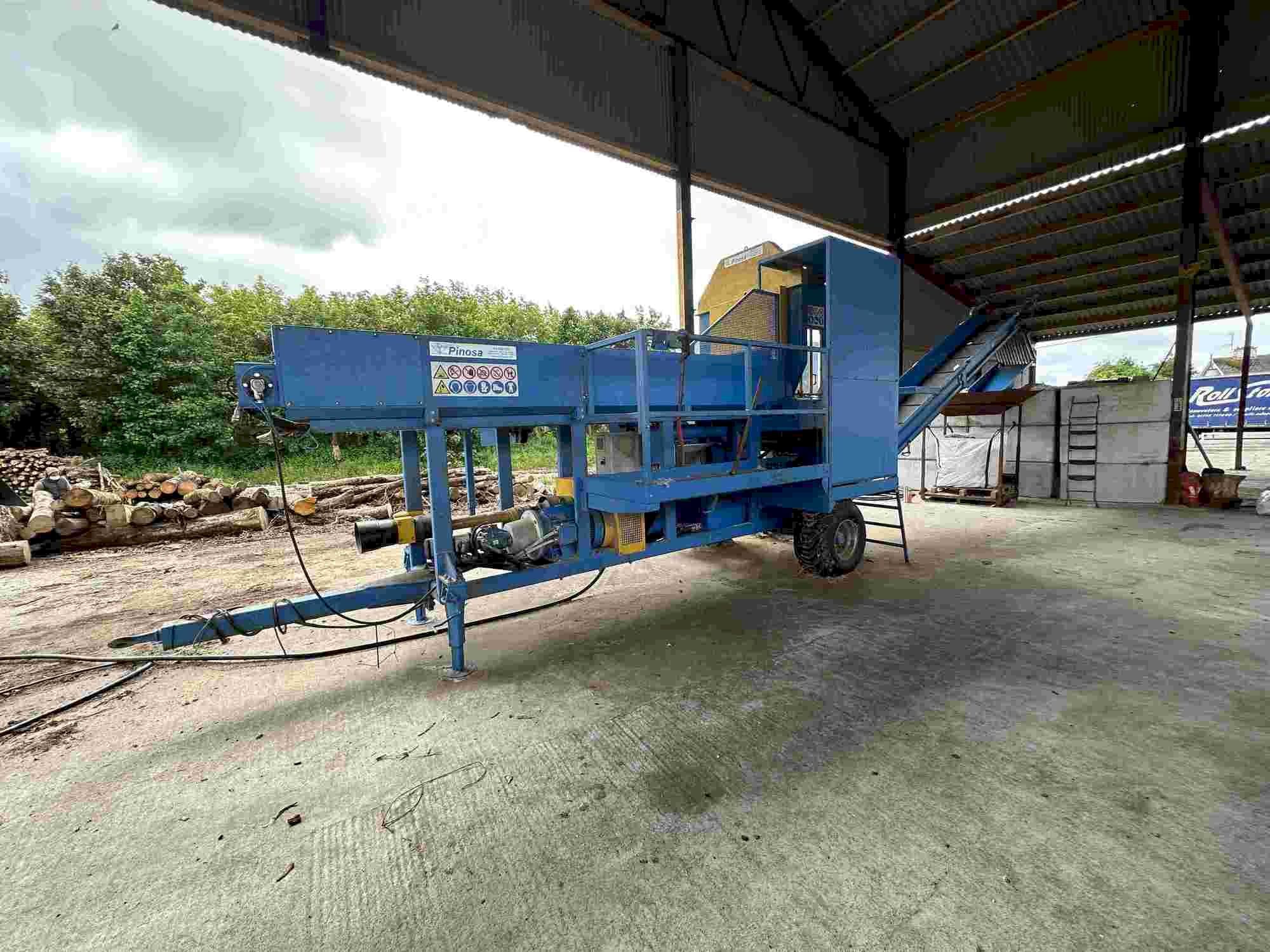 Prikaz  stroja PINOSA CPE 1200  sprijeda