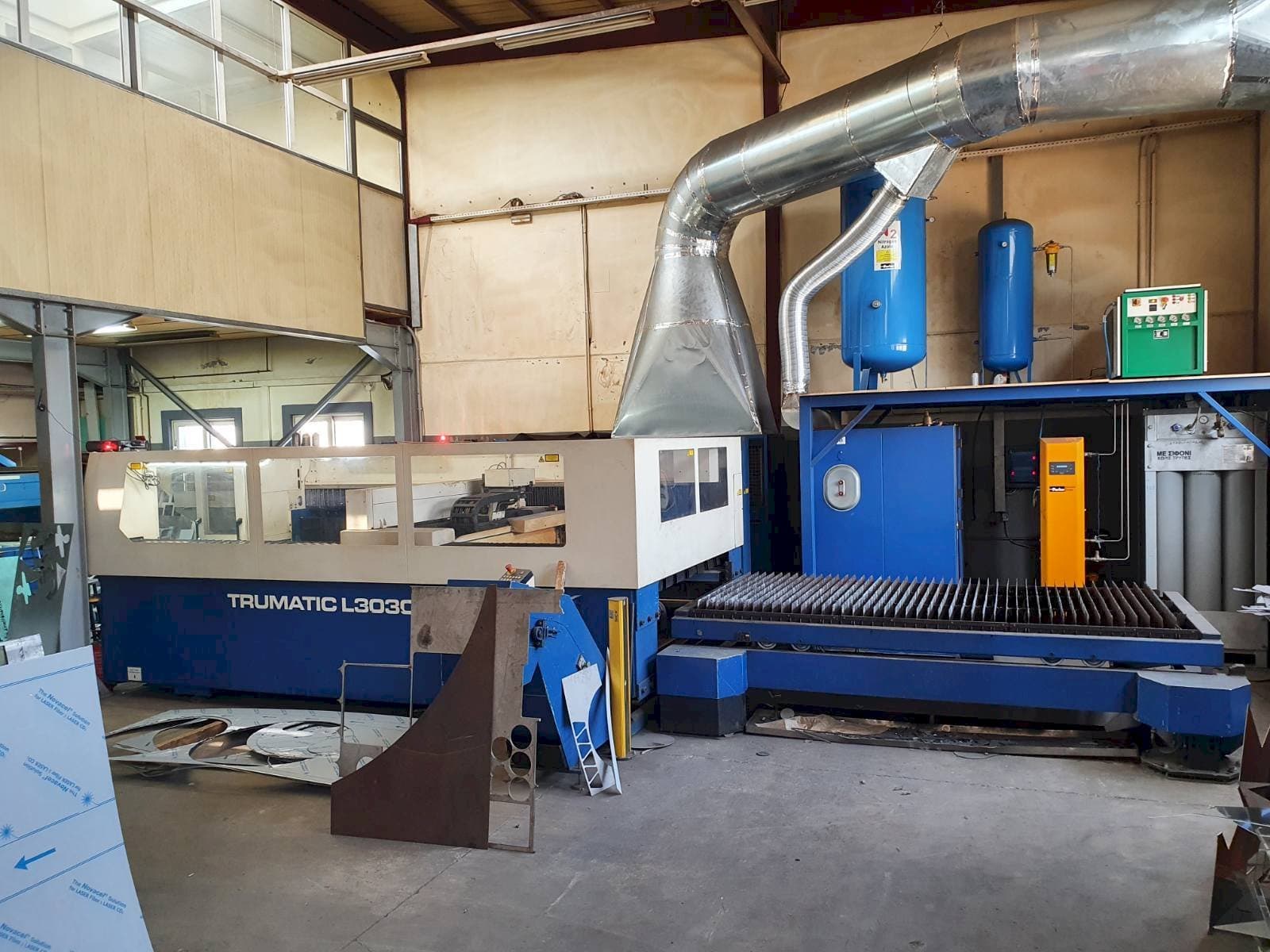 Prikaz  stroja Trumpf Trumatic L3030  sprijeda