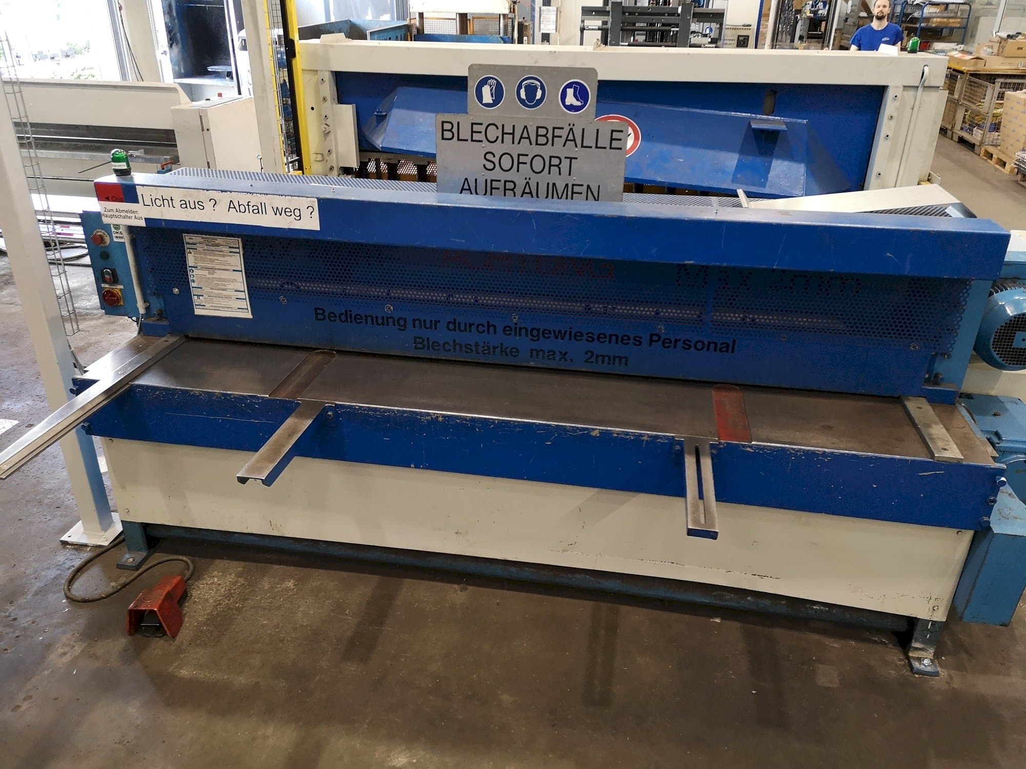 Prikaz  stroja KNUTH KMT 2500/3  sprijeda