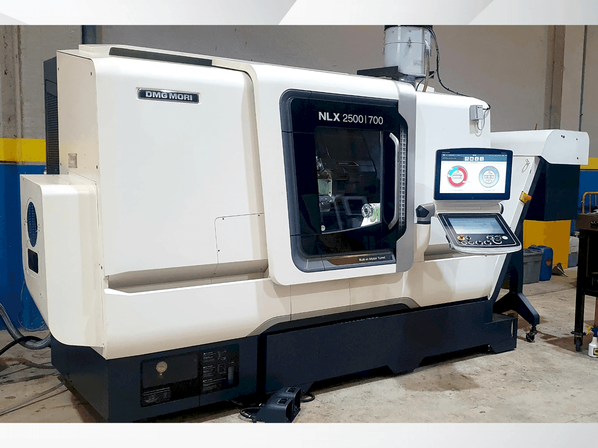 Prikaz  stroja DMG MORI NLX2500Y/700  sprijeda