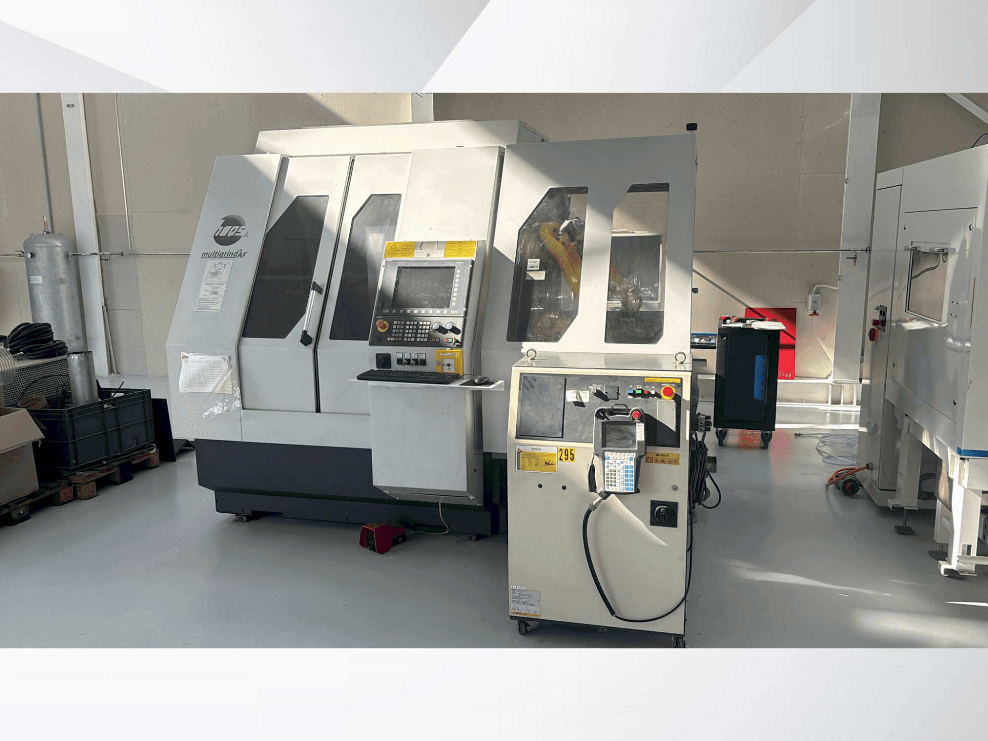 Prikaz  stroja HAAS Multigrind AF/SL  sprijeda