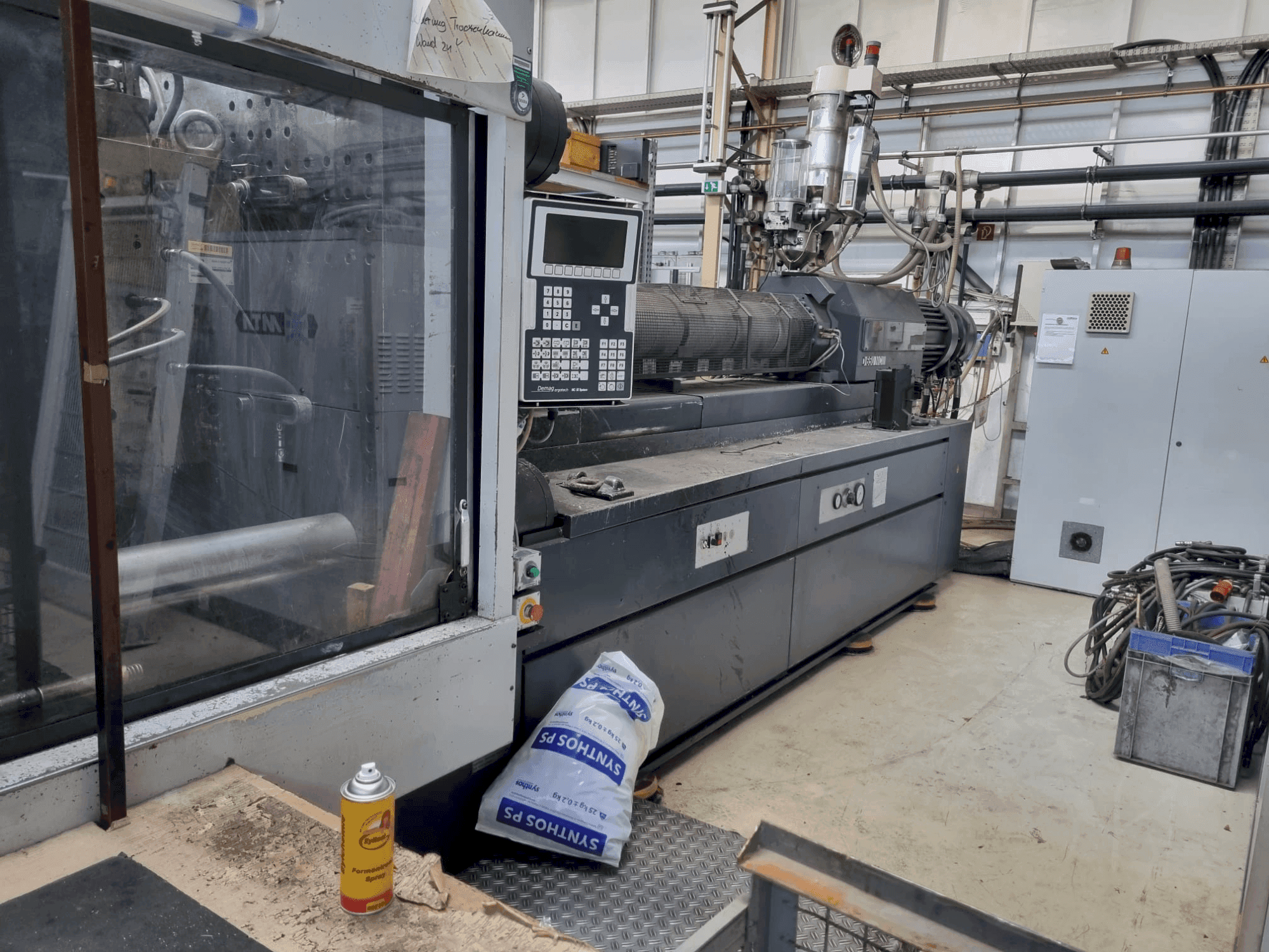 Prikaz  stroja DEMAG Ergotech 10000-8000  sprijeda