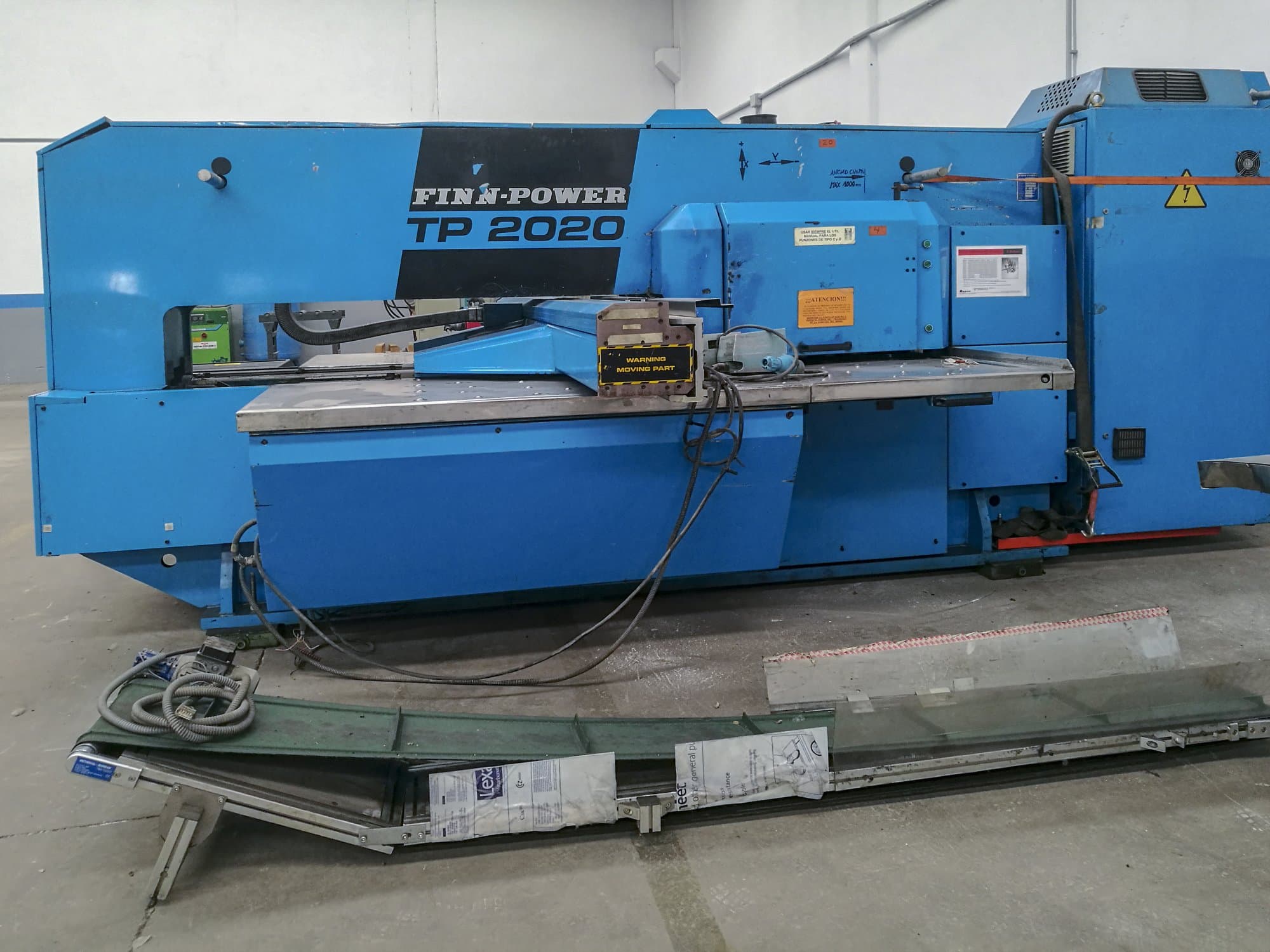 Prikaz  stroja Finn-Power TP 2020 sprijeda