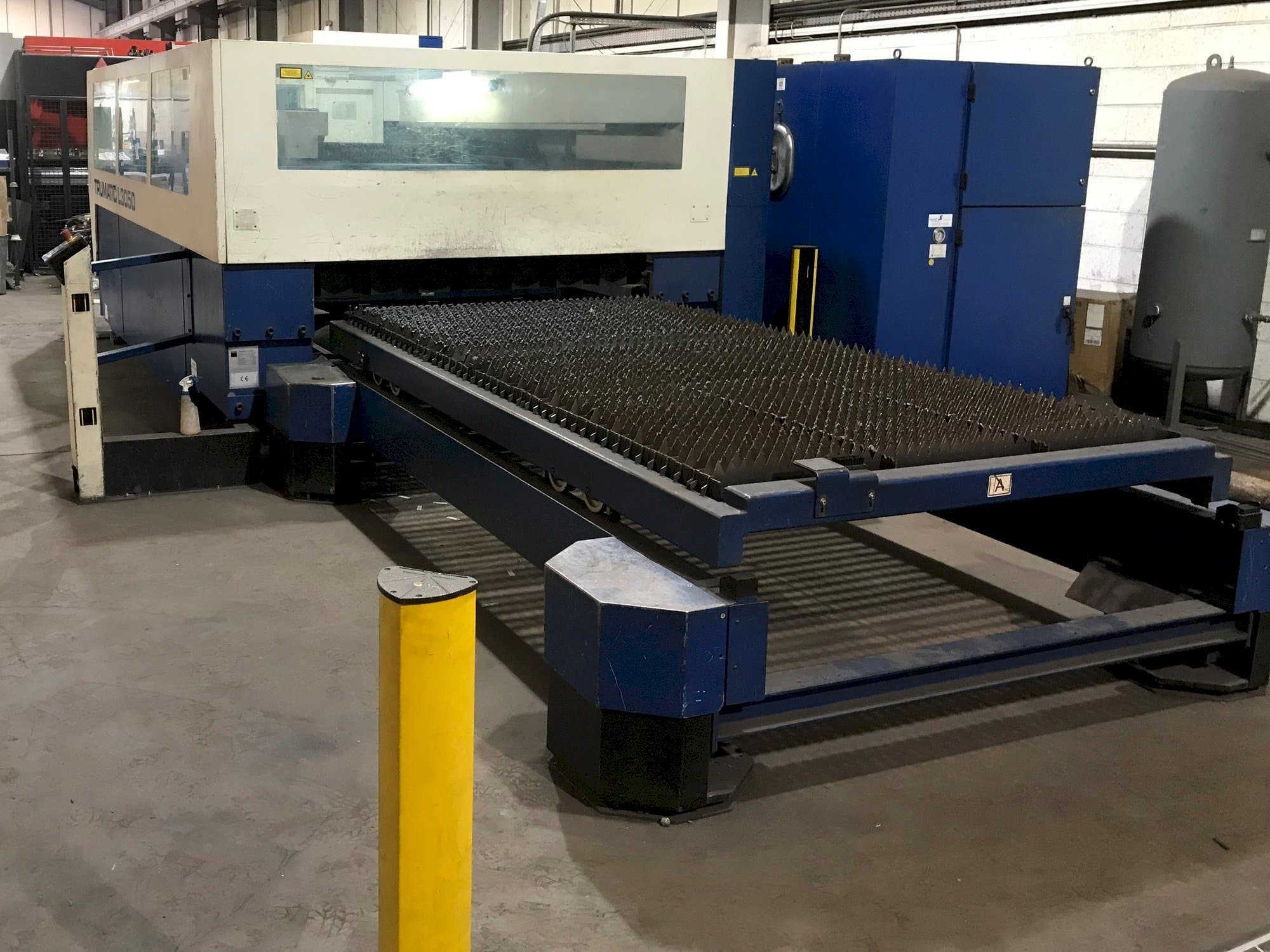 Prikaz  stroja Trumpf Trumatic L3050  sprijeda