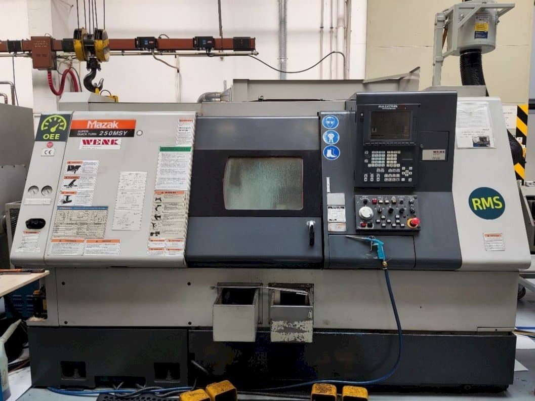 Prikaz  stroja Mazak SQT-250 MSY  sprijeda