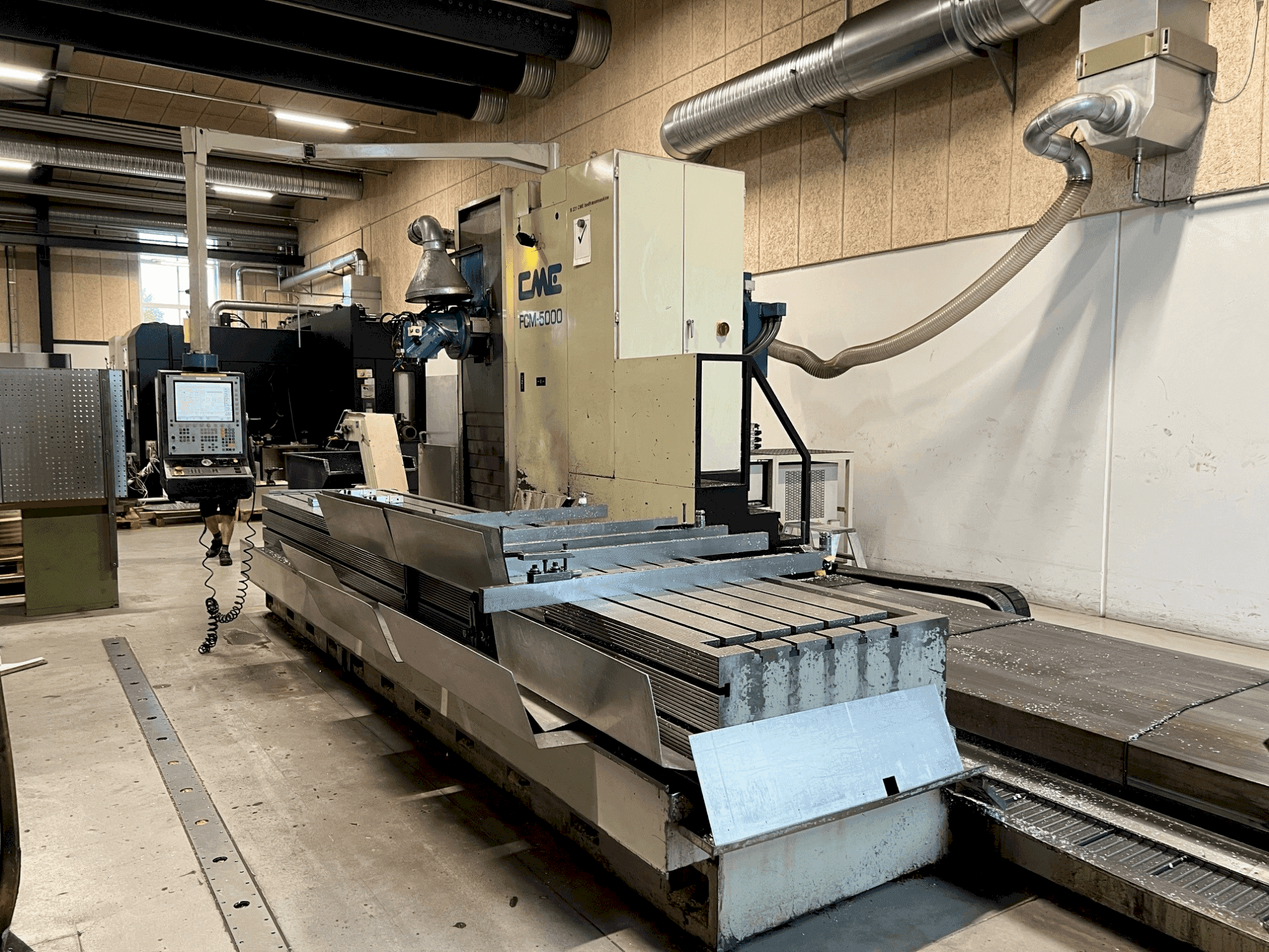 Prikaz  stroja CME FCM 5000  sprijeda