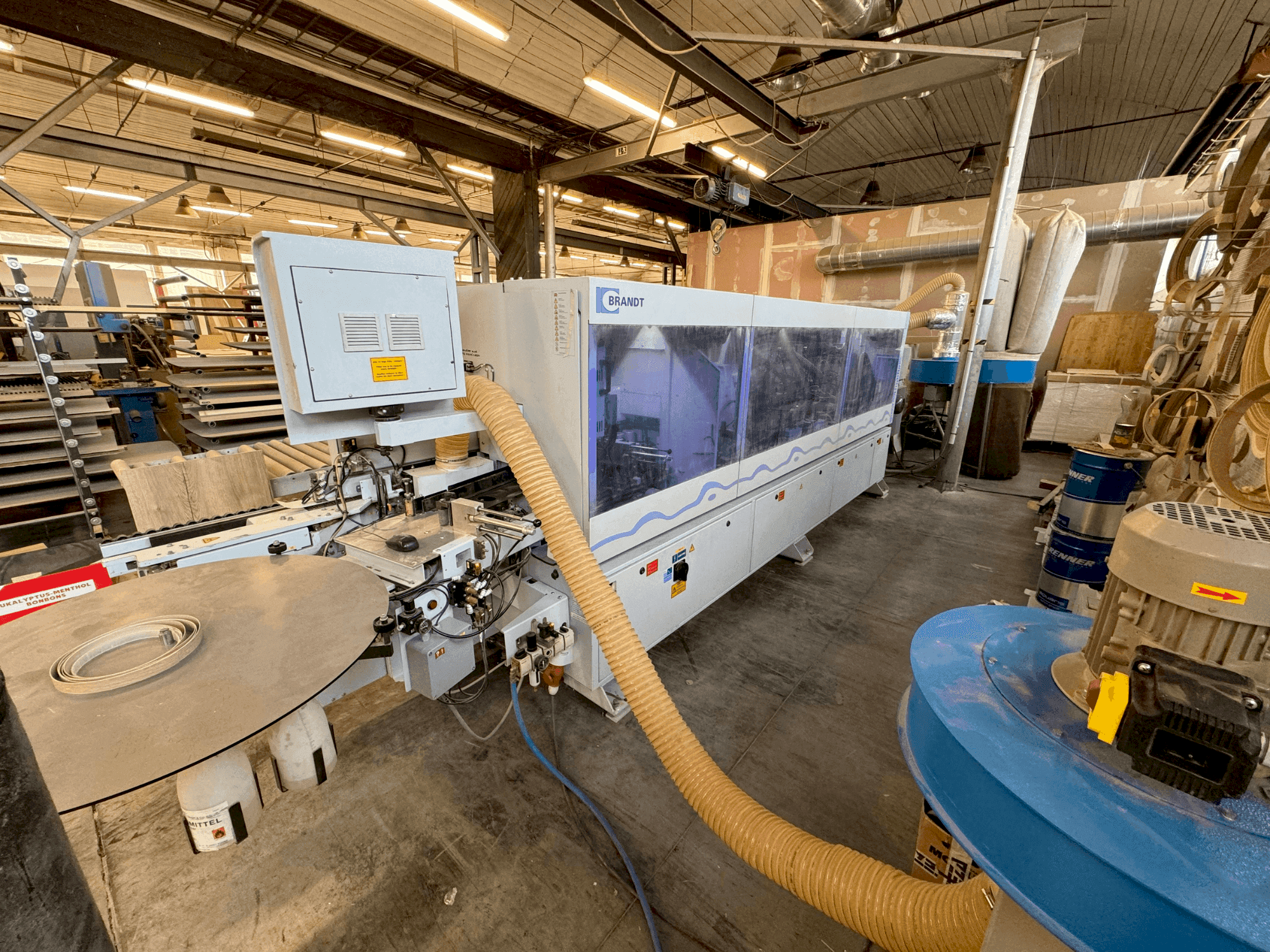 Prikaz  stroja HOMAG Brandt KDF 650  sprijeda