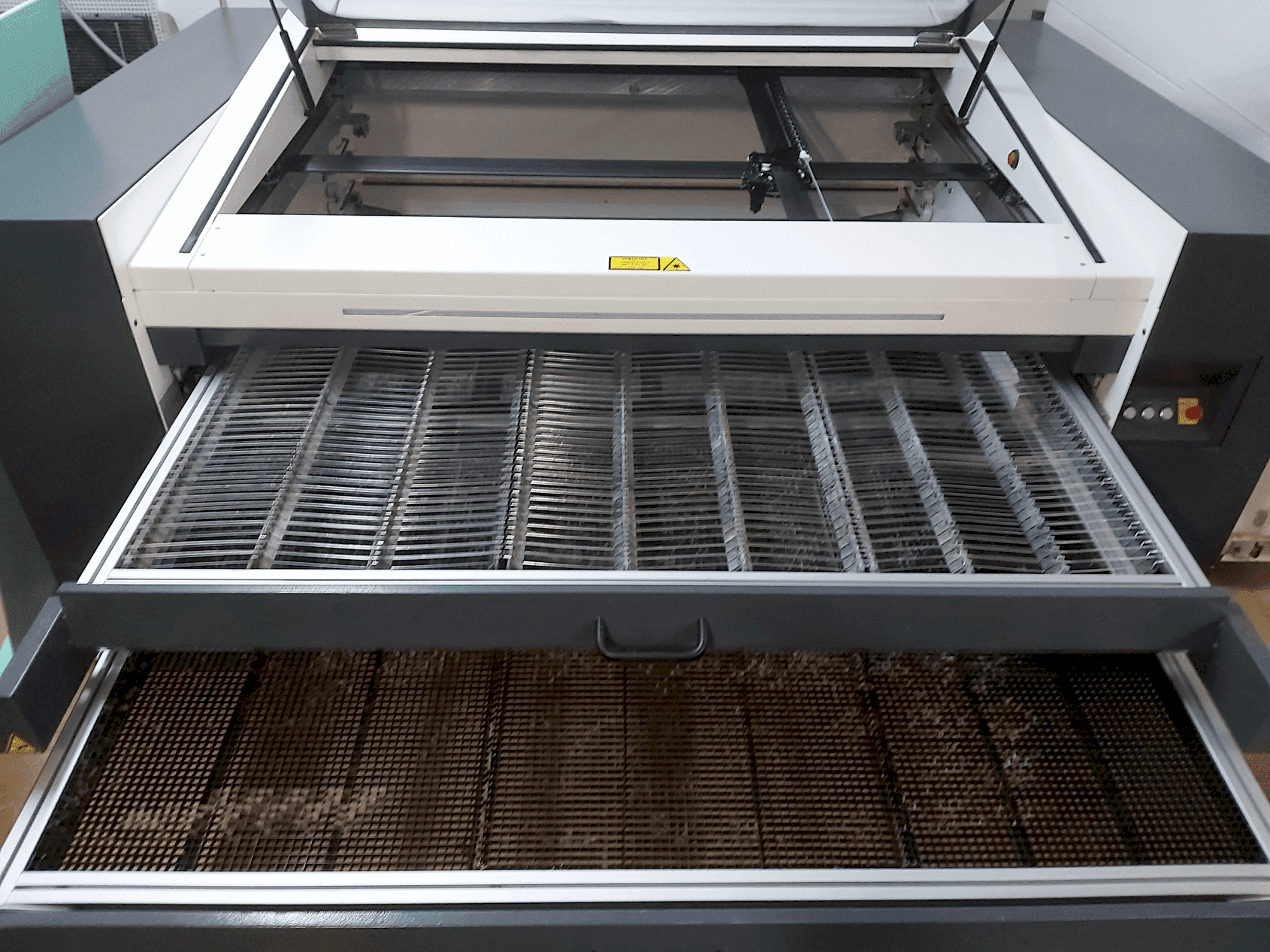 Prikaz  stroja SEI SPA X-Type 1610  sprijeda