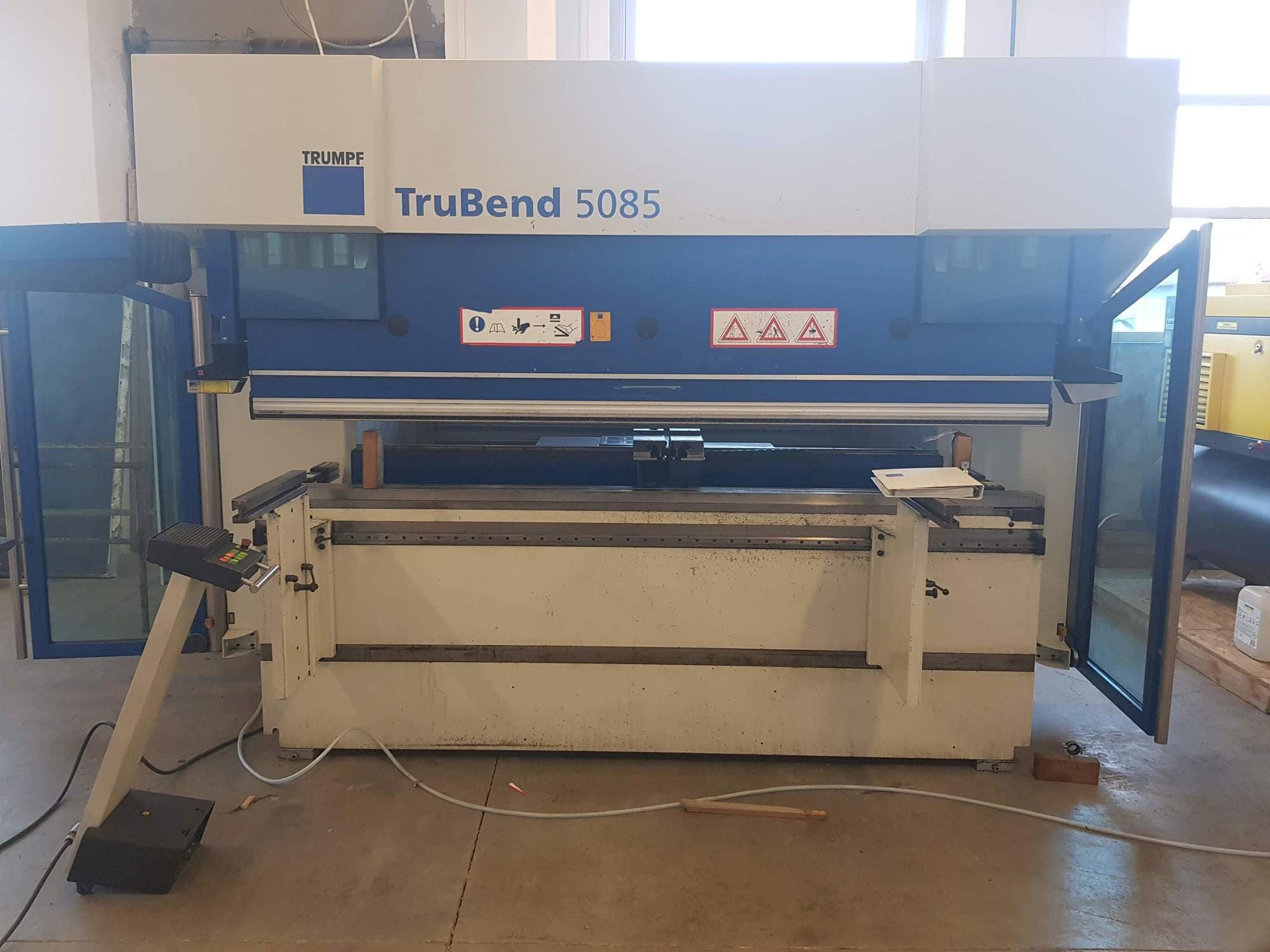 Prikaz  stroja Trumpf TruBend 5085  sprijeda