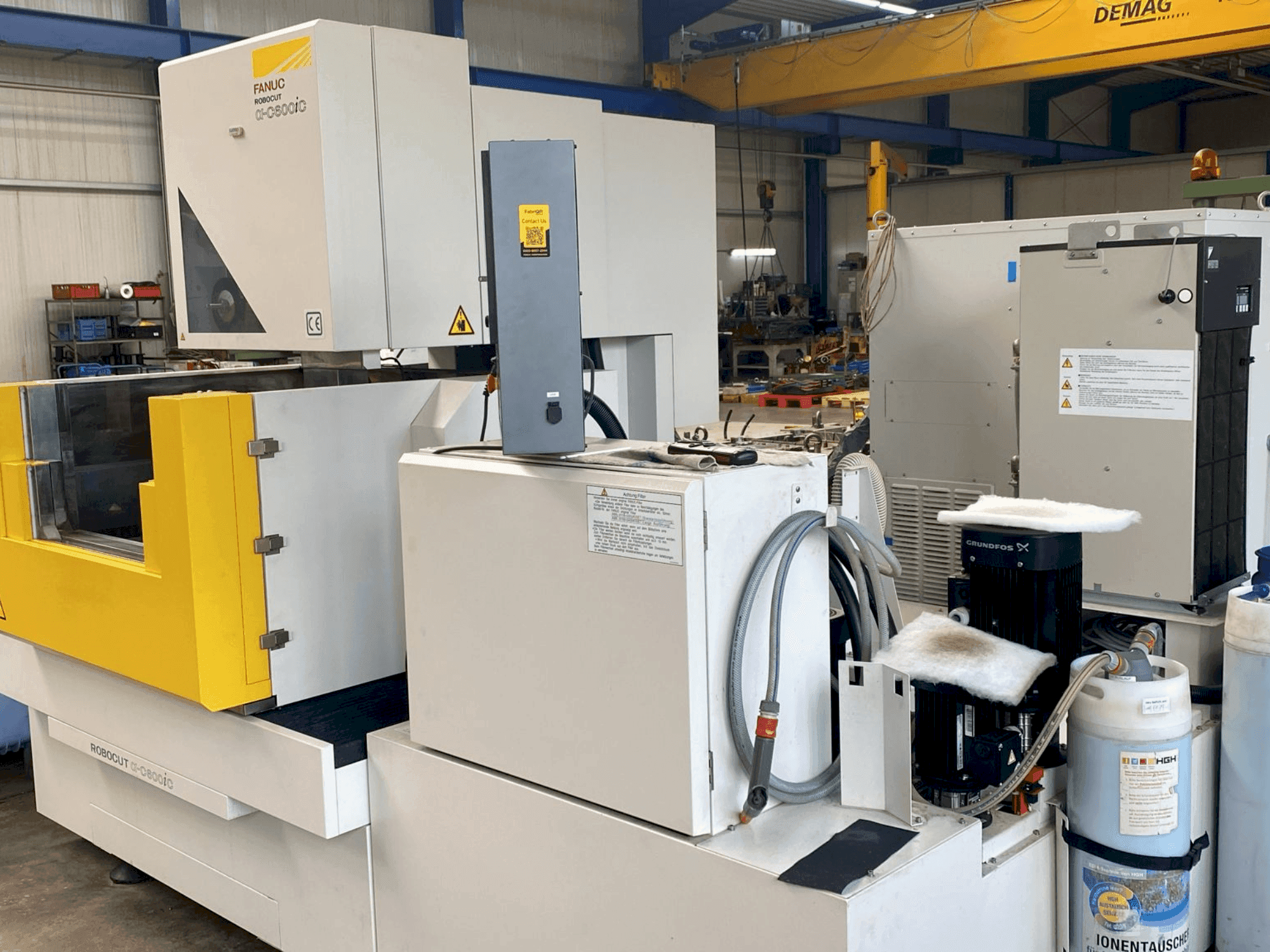 Prikaz  stroja FANUC Robocut a-C600iC - Z400  sprijeda