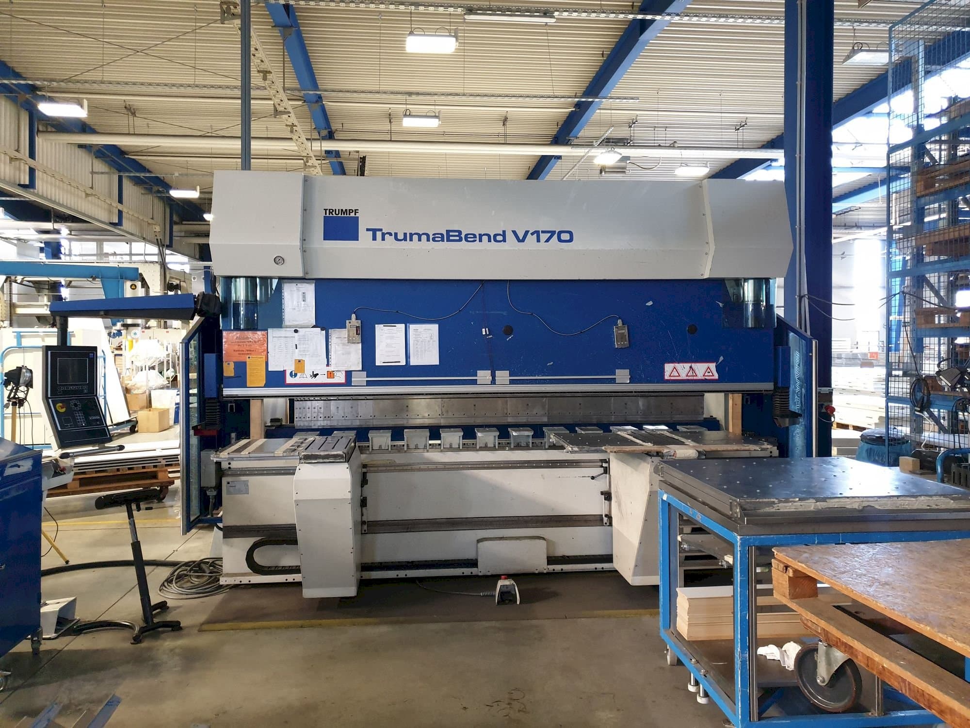 Prikaz  stroja Trumpf TrumaBend V170  sprijeda
