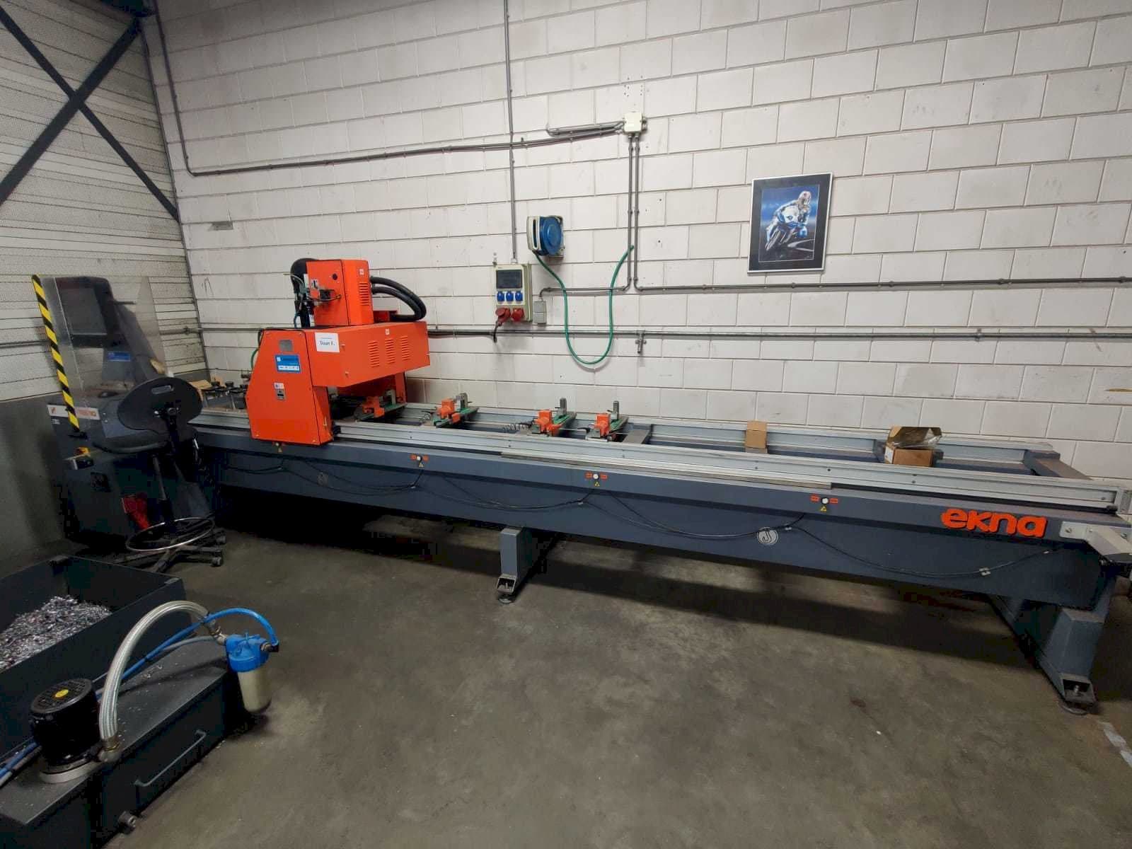 Prikaz  stroja Tekna TK426-1  sprijeda