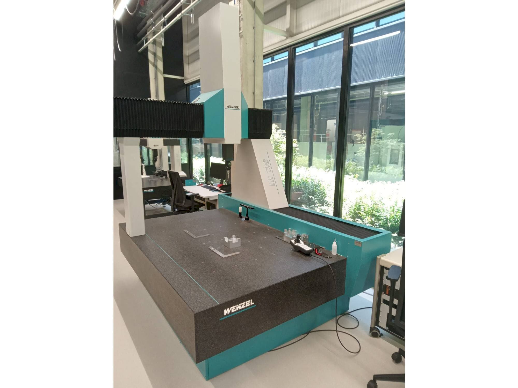 Prikaz  stroja Wenzel LH-108  sprijeda