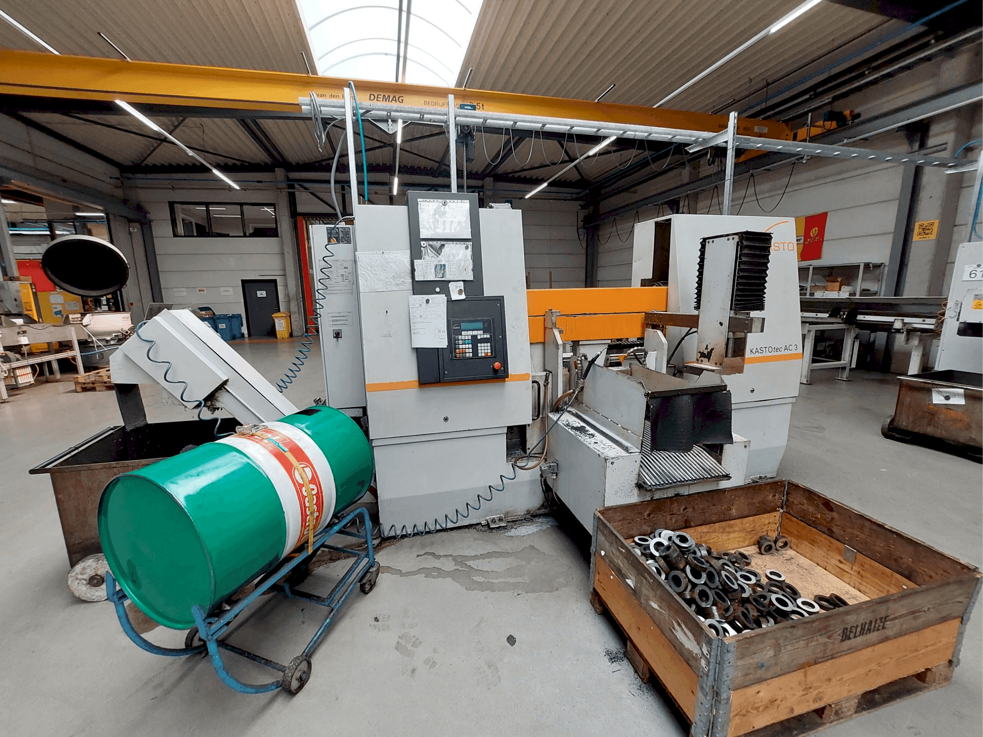 Prikaz  stroja KASTO tec A3  sprijeda