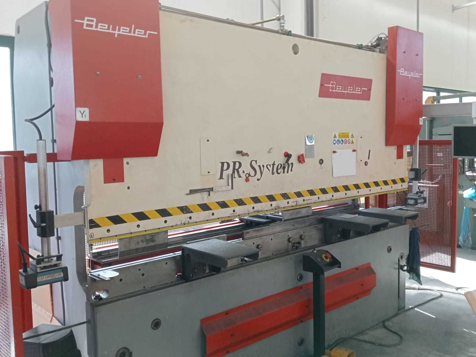 Prikaz lijeve strane  stroja BEYELER PR6 1500 KN X 3000 MM